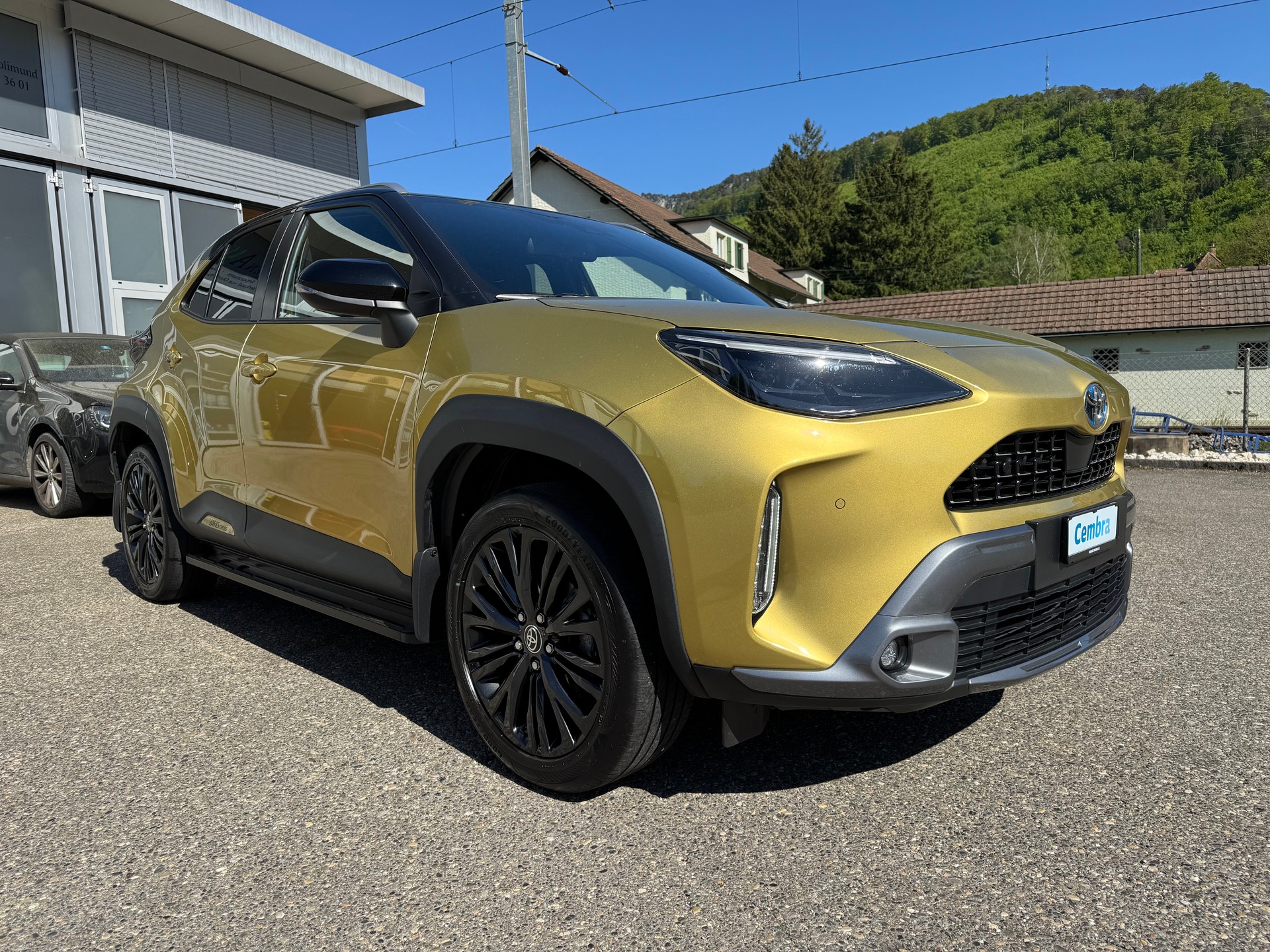 TOYOTA Yaris Cross 1.5 Premiere Edition e-CVT AWDi ANHÄNGERKUPPLUNG-image-3
