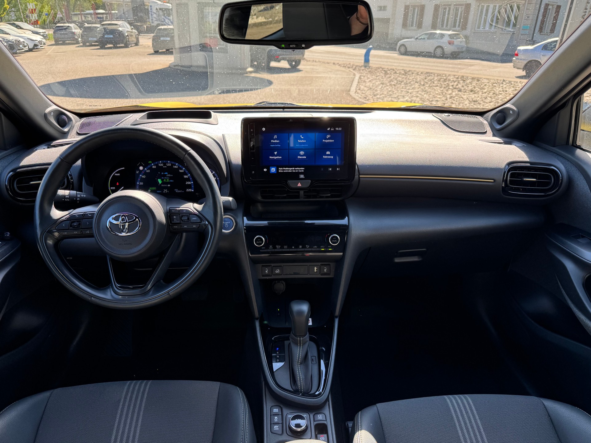 TOYOTA Yaris Cross 1.5 Premiere Edition e-CVT AWDi ANHÄNGERKUPPLUNG-image-14