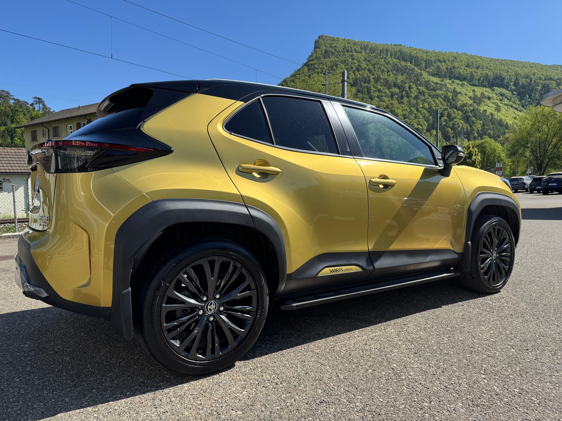 TOYOTA Yaris Cross 1.5 Premiere Edition e-CVT AWDi ANHÄNGERKUPPLUNG-image-5