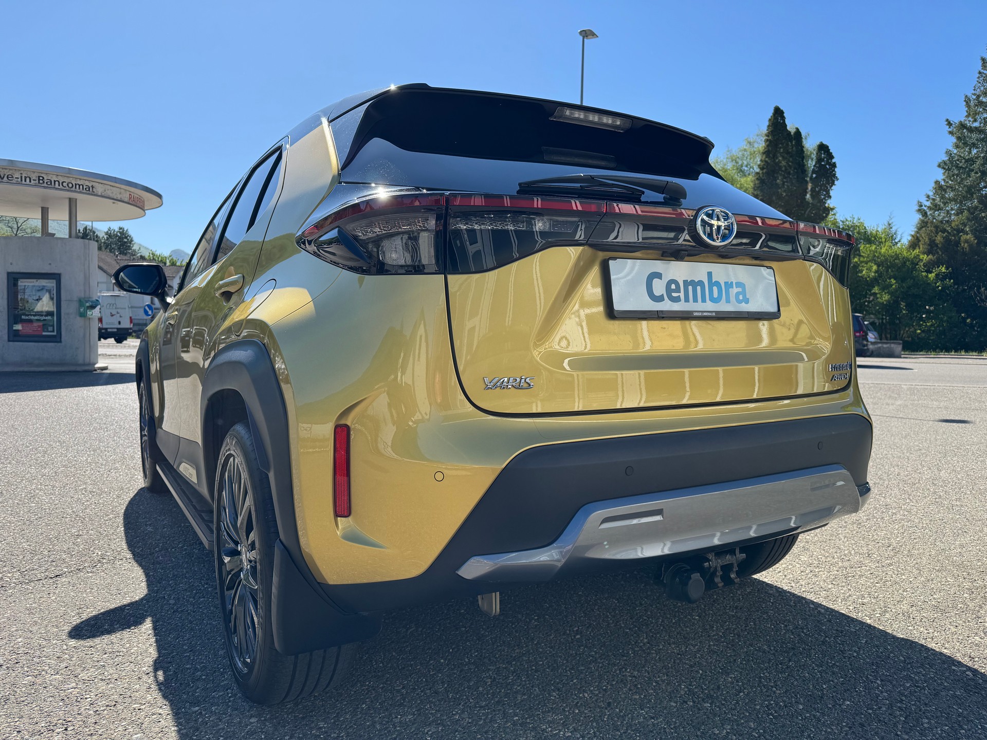 TOYOTA Yaris Cross 1.5 Premiere Edition e-CVT AWDi ANHÄNGERKUPPLUNG-image-8