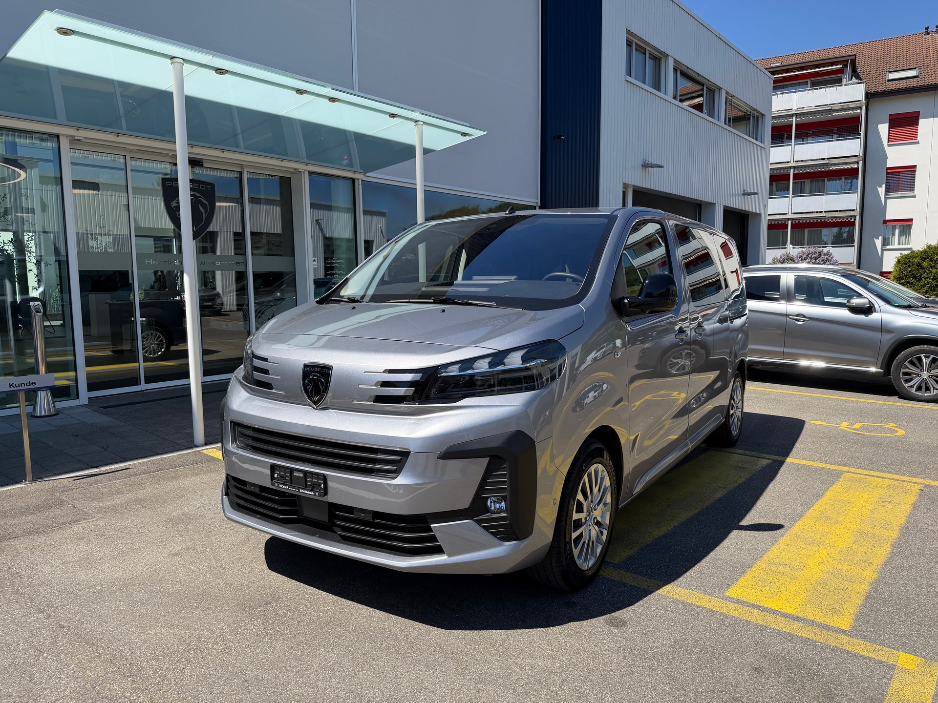PEUGEOT Traveller 2.0 BlueHDi Business Standard EAT8-image-7