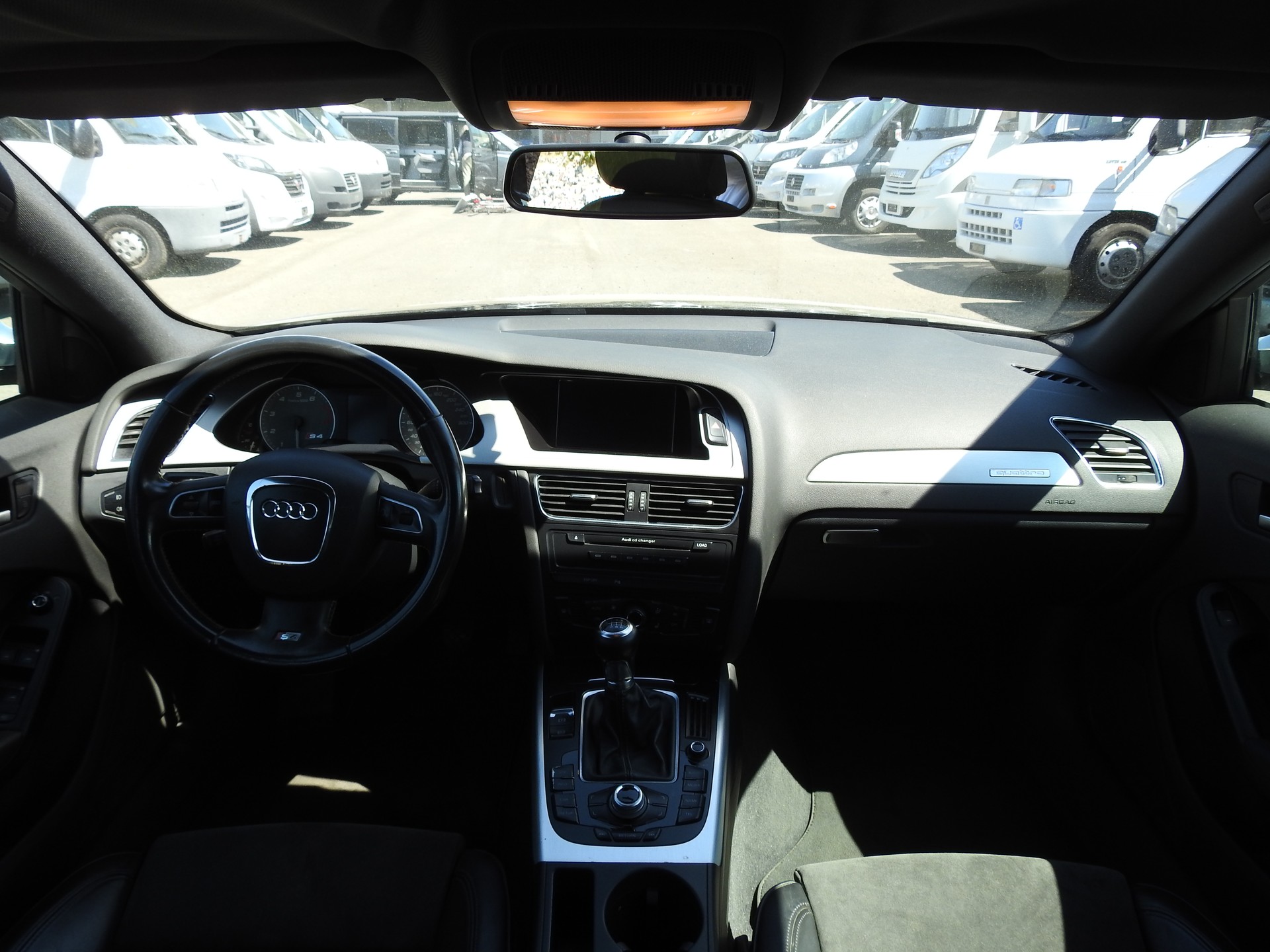 AUDI S4 Avant 3.0 TFSI quattro S-Line-image-17