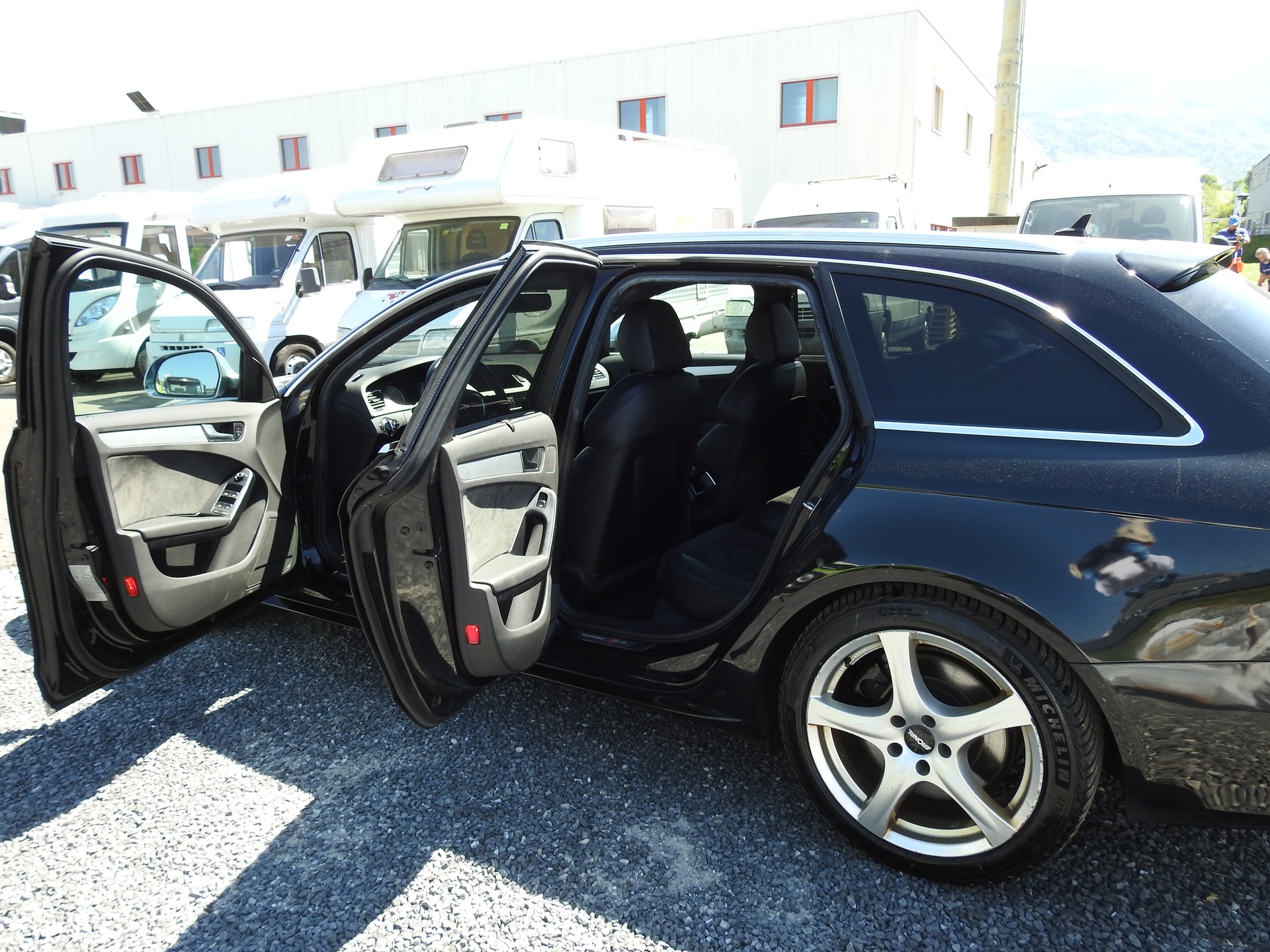 AUDI S4 Avant 3.0 TFSI quattro S-Line-image-16