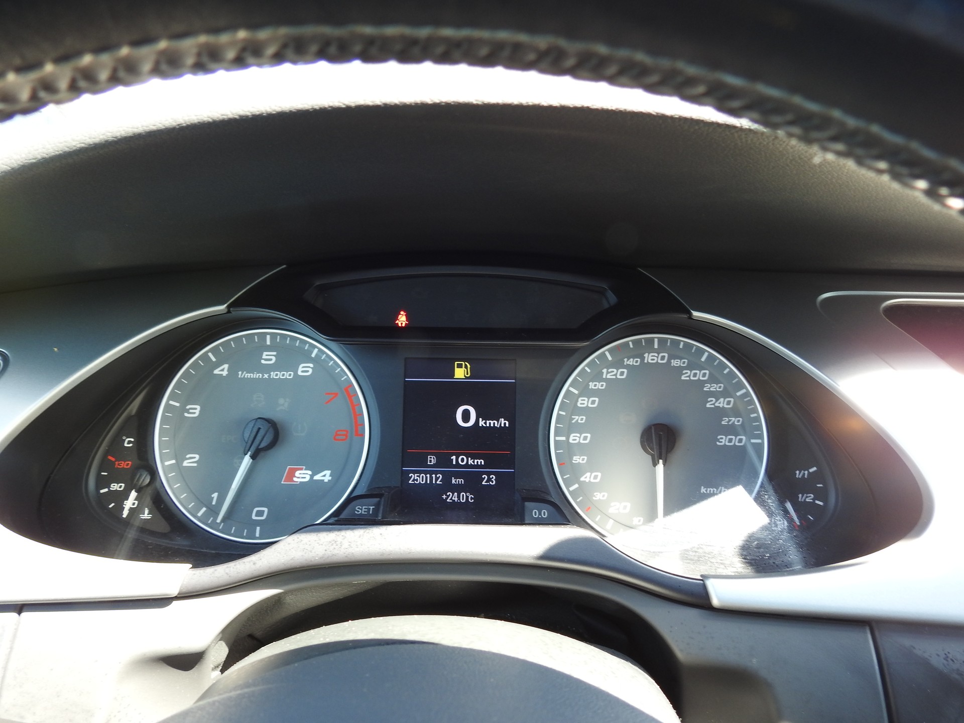 AUDI S4 Avant 3.0 TFSI quattro S-Line-image-28