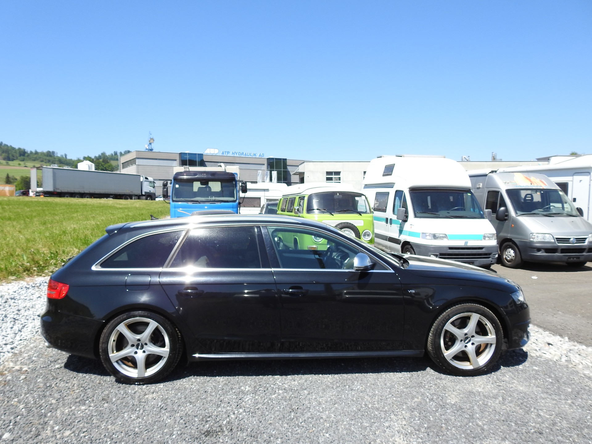 AUDI S4 Avant 3.0 TFSI quattro S-Line-image-6