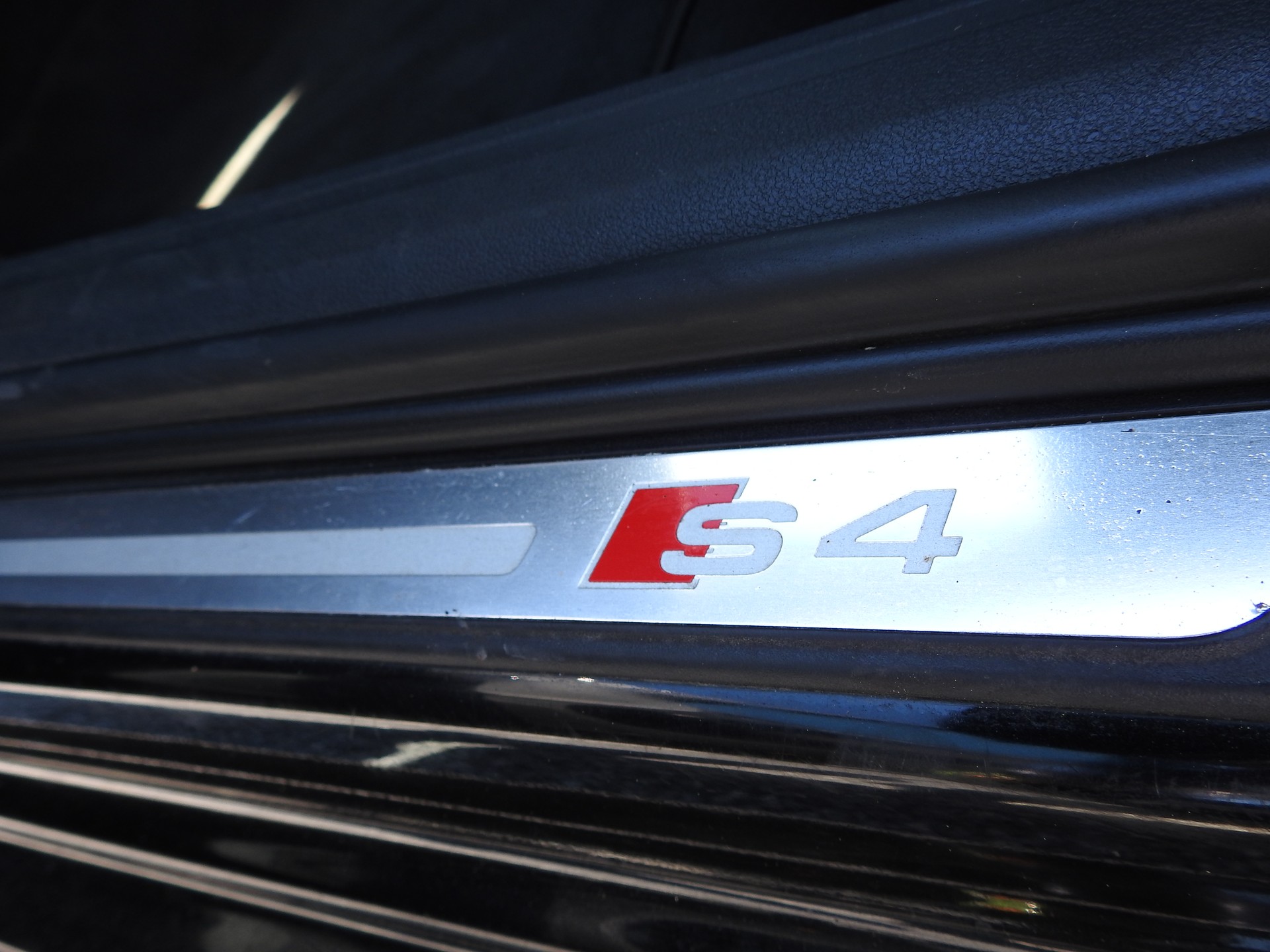 AUDI S4 Avant 3.0 TFSI quattro S-Line-image-14