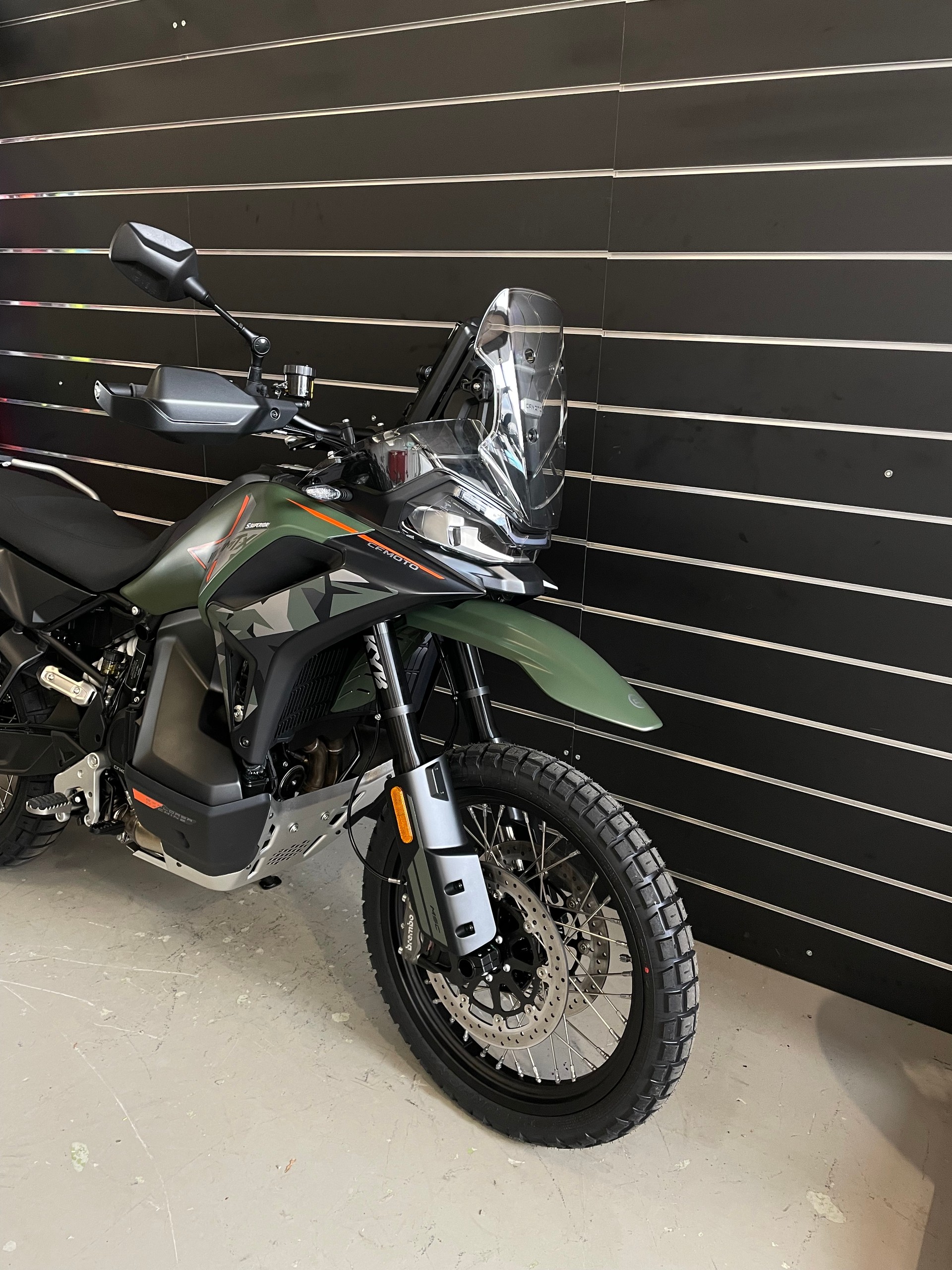 CF MOTO 1000 MT-X-showroom-element-2