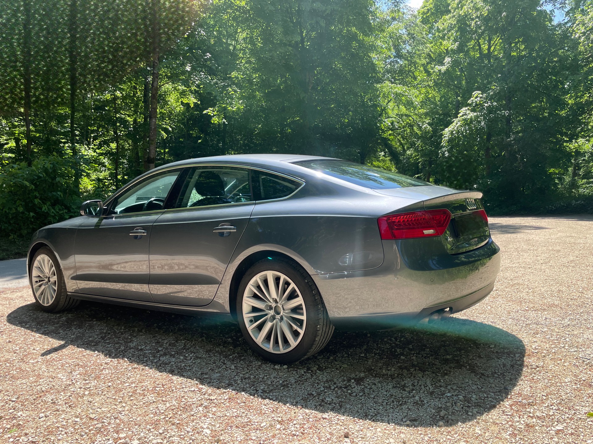AUDI A5 2.0 TDI-image-12