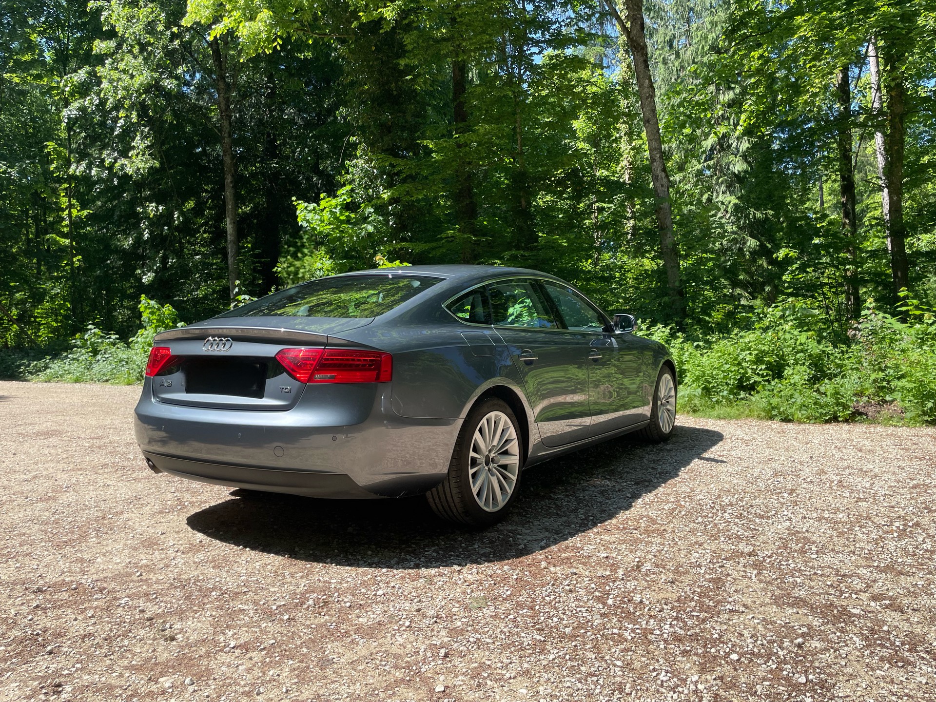 AUDI A5 2.0 TDI-image-9