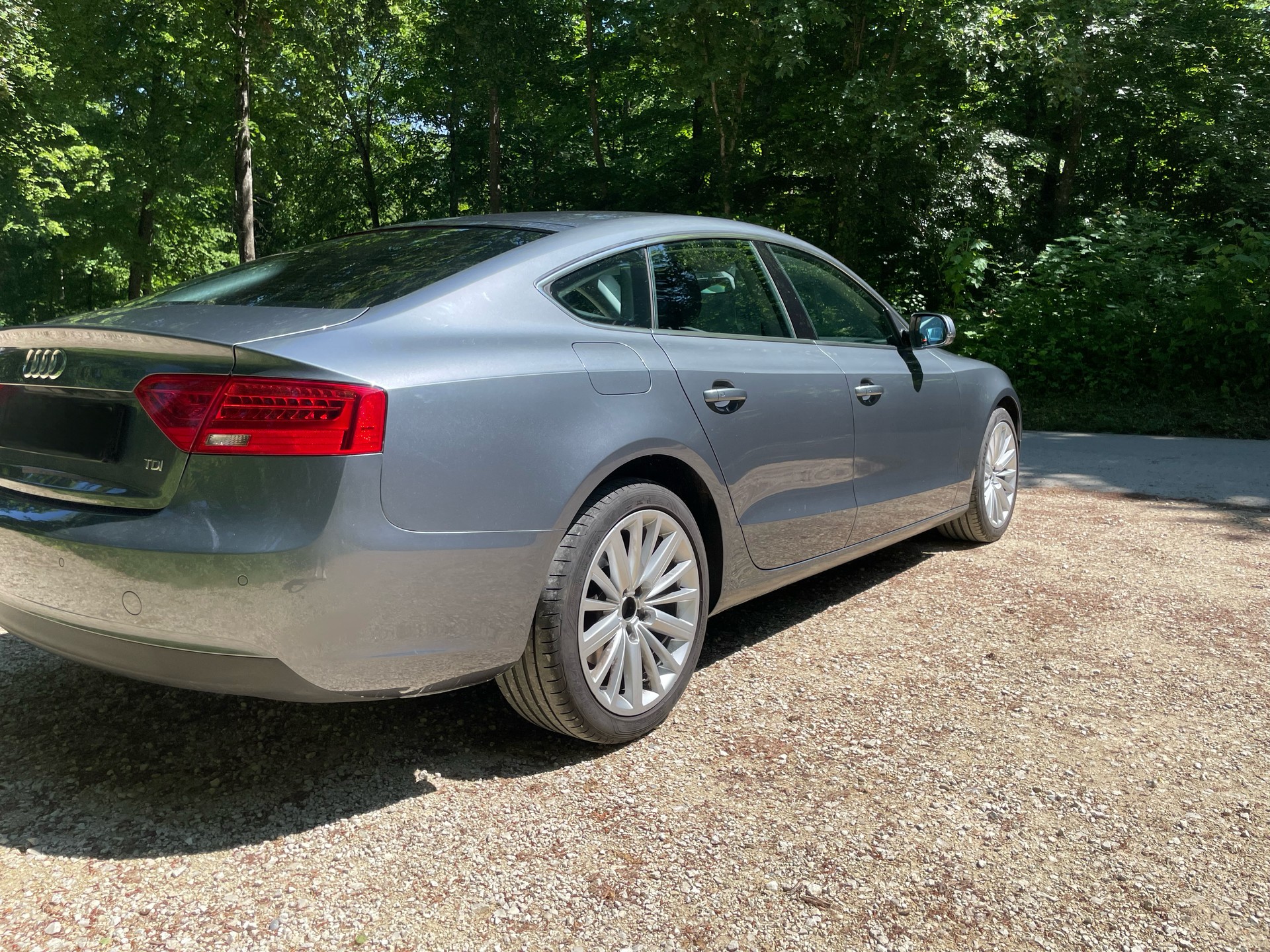 AUDI A5 2.0 TDI-image-11