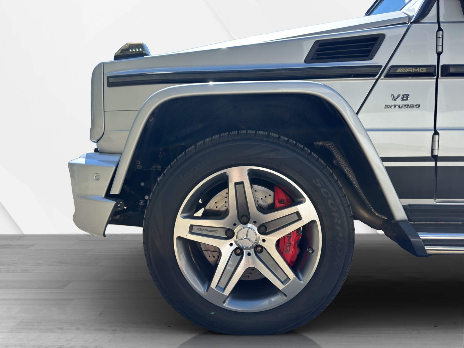 MERCEDES-BENZ G 63 AMG Automatic-image-15