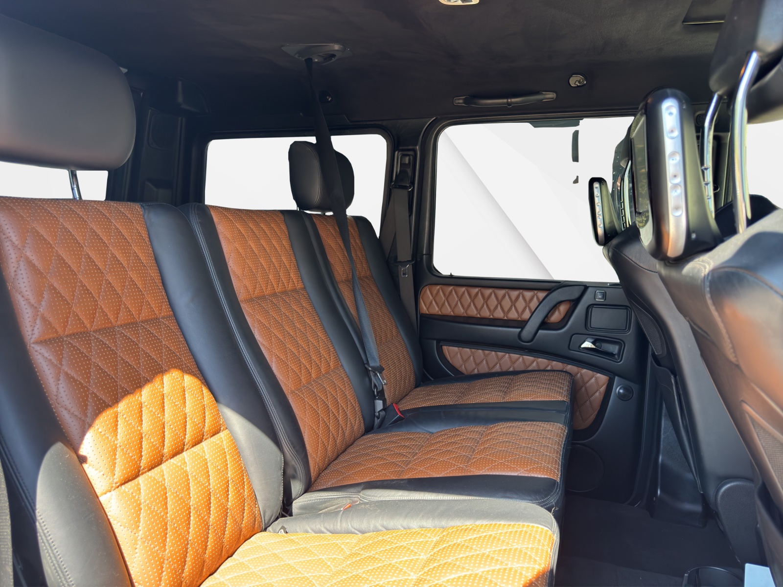 MERCEDES-BENZ G 63 AMG Automatic-image-14