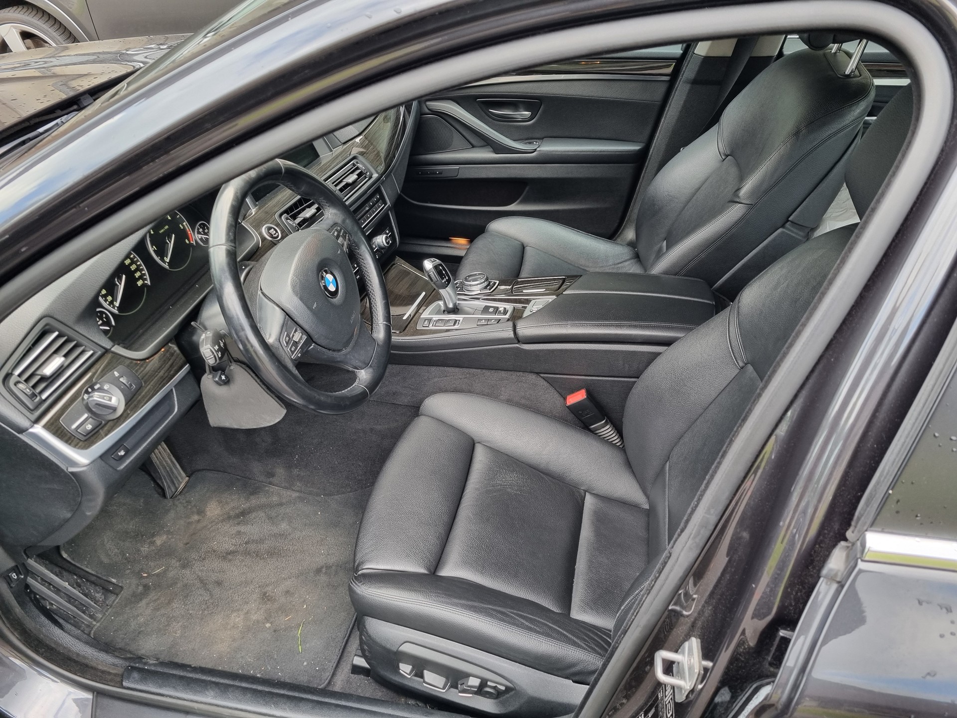 BMW 530d xDrive Luxury Line Steptronic-image-7
