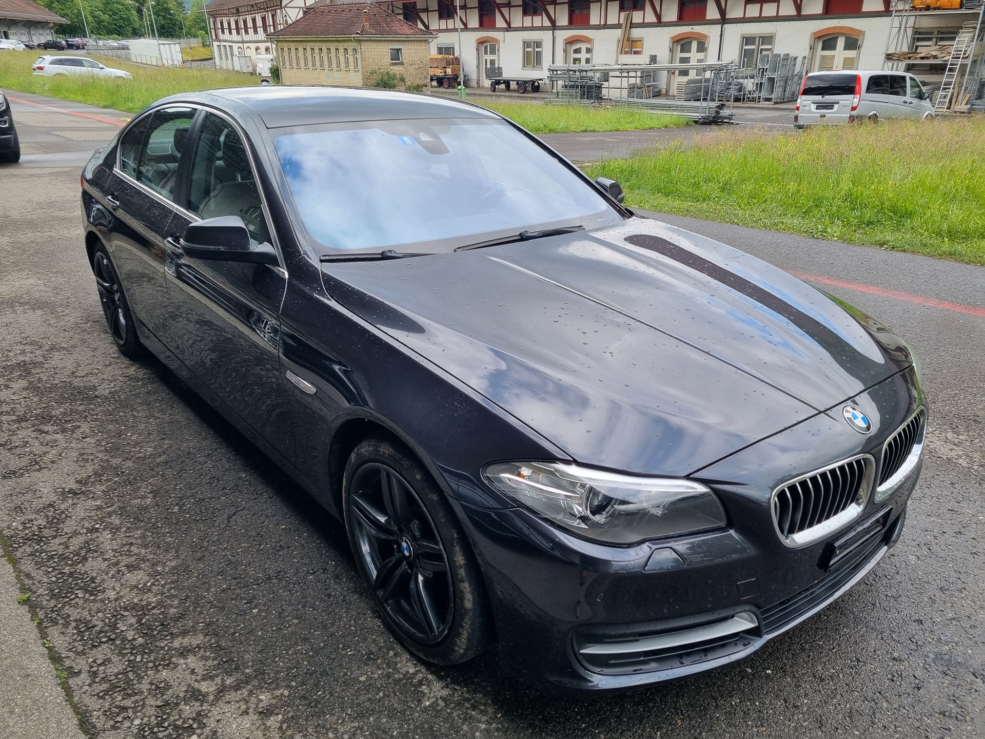 BMW 530d xDrive Luxury Line Steptronic-image-3