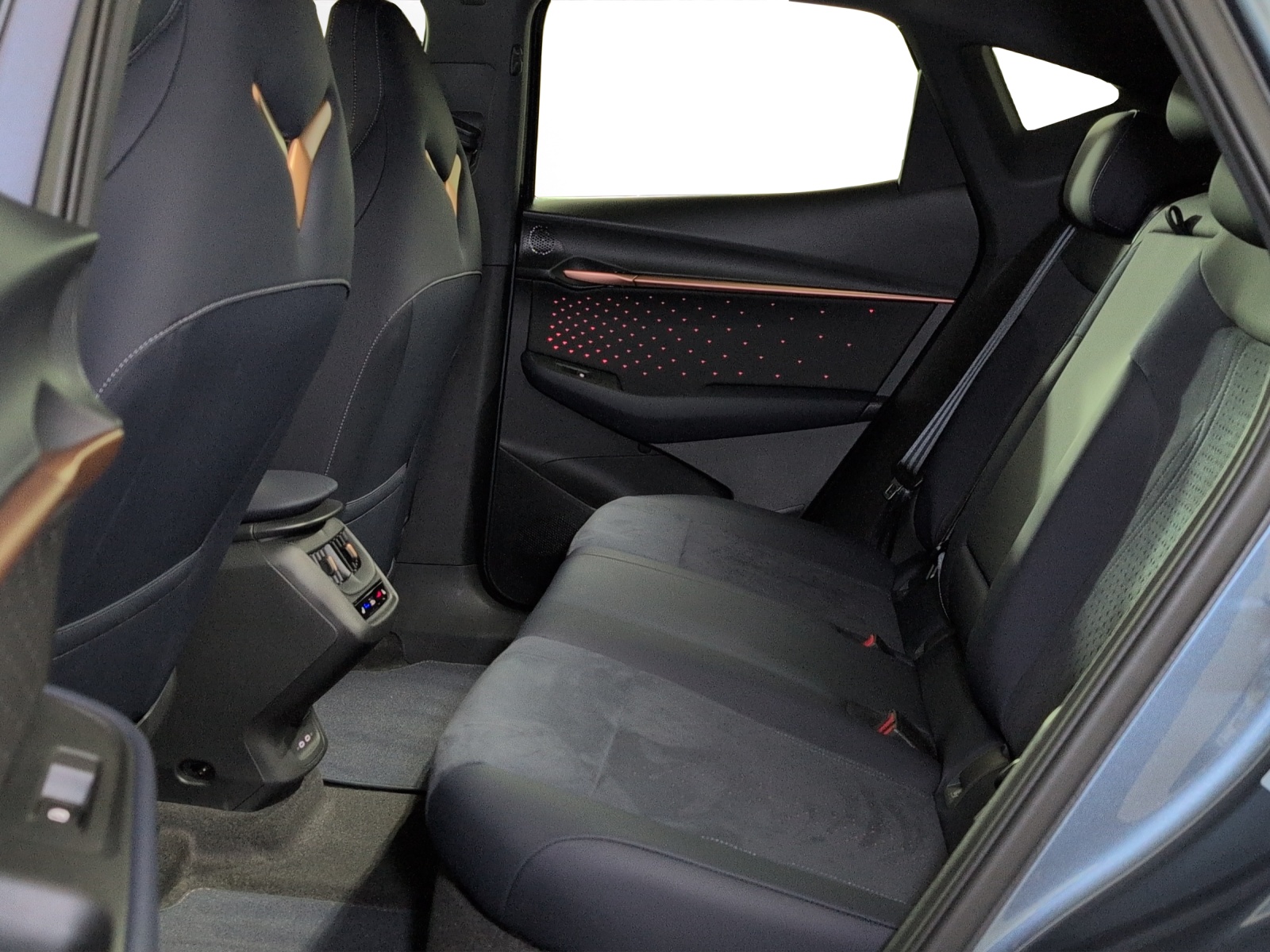 CUPRA Tavascan Type 9 77 kWh VZ Adrenaline-image-7