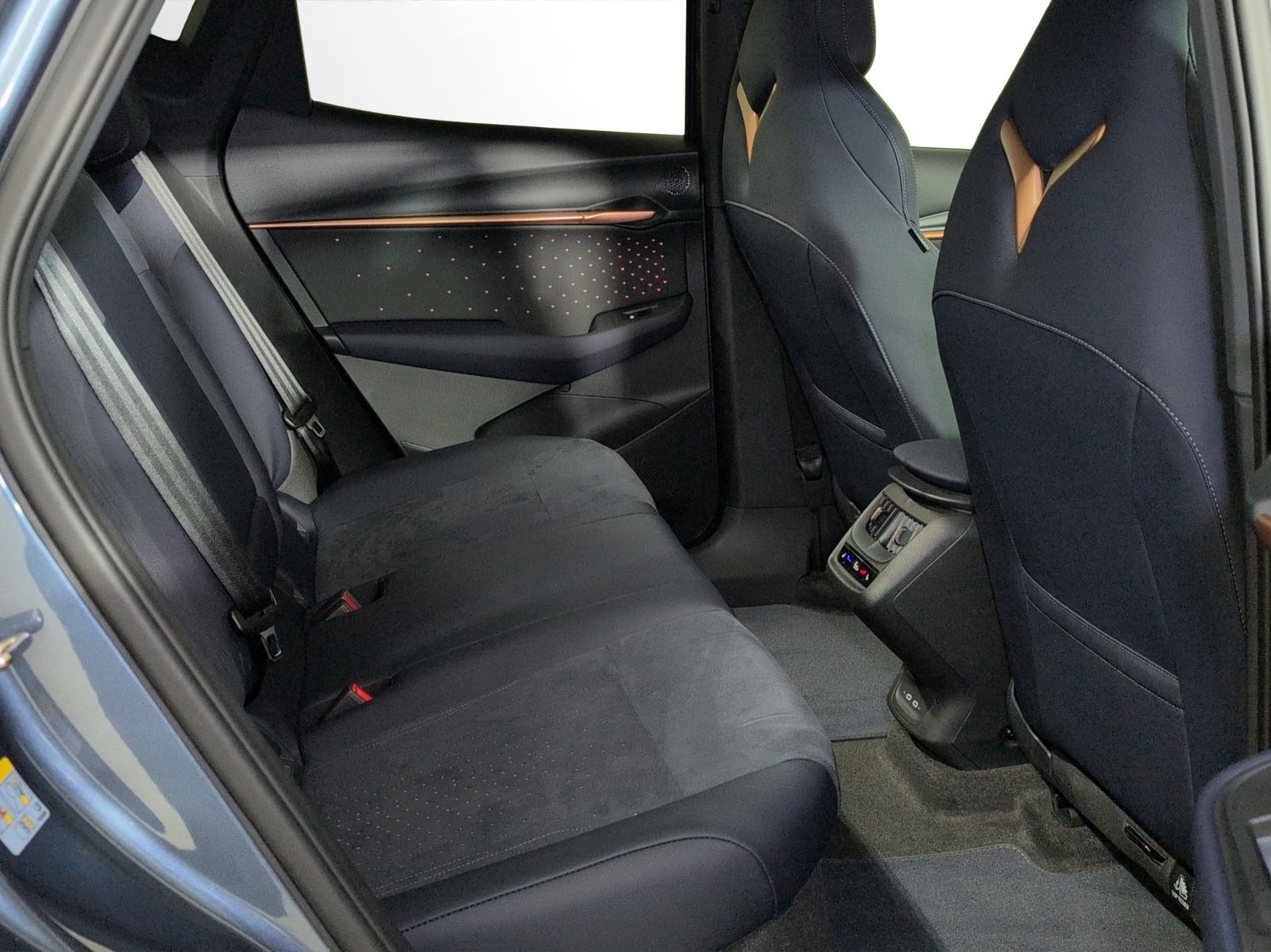 CUPRA Tavascan Type 9 77 kWh VZ Adrenaline-image-8