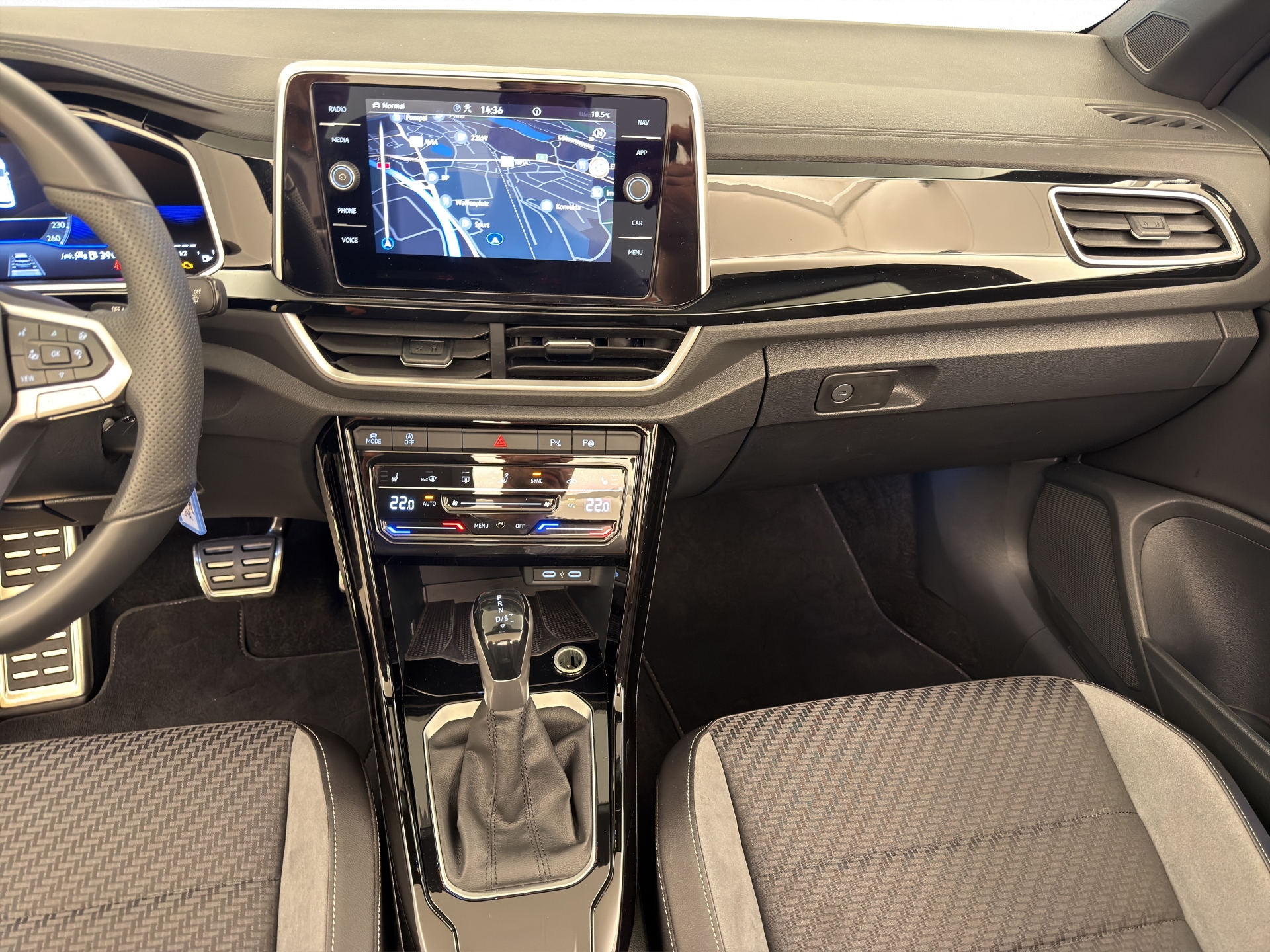 VW T-Roc Cabriolet 1.5 TSI R-Line DSG-image-10