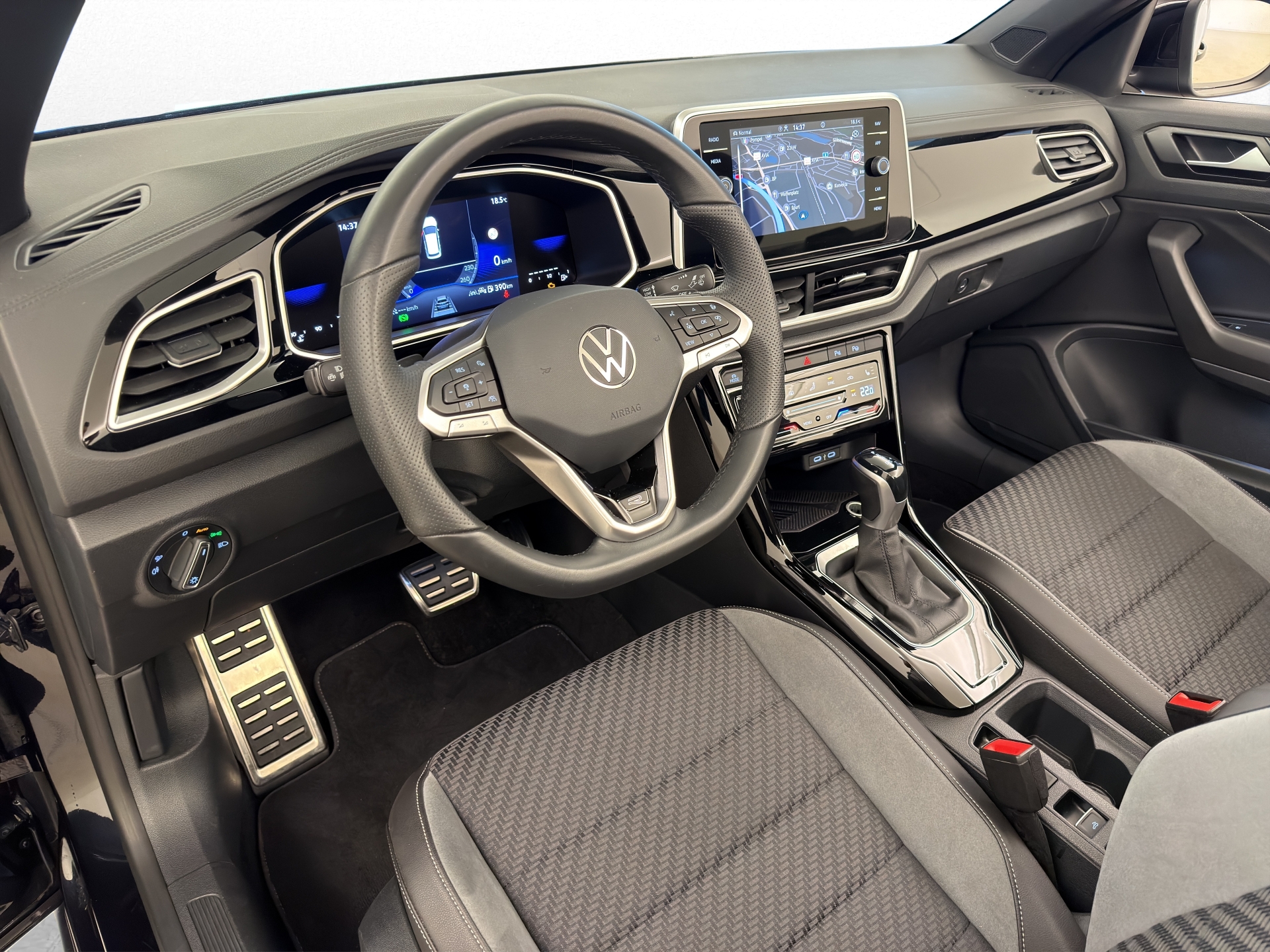 VW T-Roc Cabriolet 1.5 TSI R-Line DSG-image-14