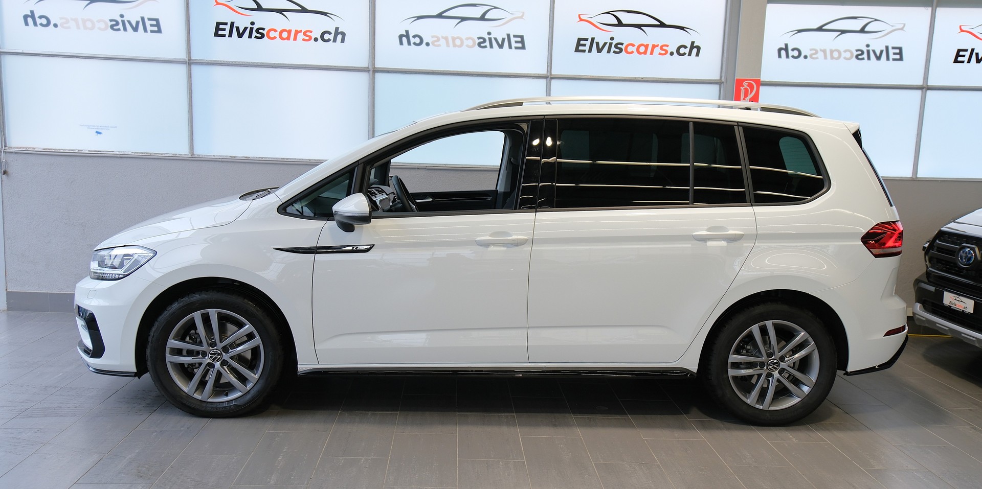 VW Touran 1.5 TSI EVO Comfortline United R Line DSG-image-8