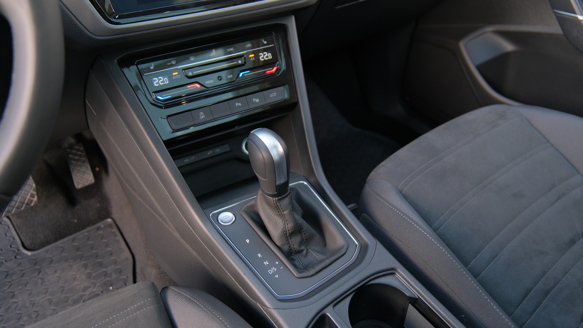 VW Touran 1.5 TSI EVO Comfortline United R Line DSG-image-16