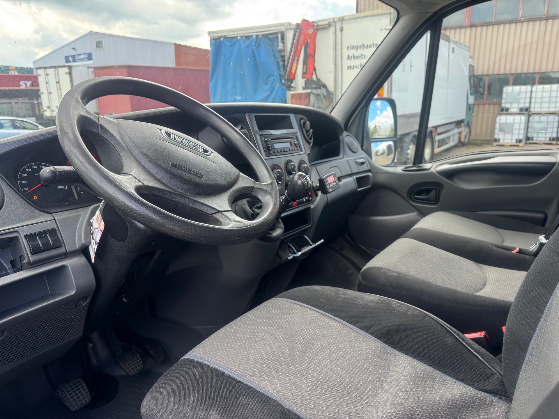 IVECO 35 S 13-image-9