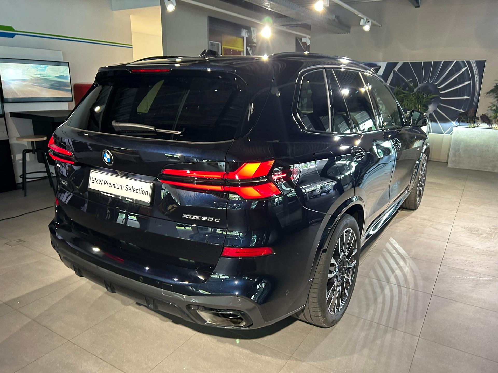 BMW X5 xDrive 48V 30d M Sport Pro Steptronic-image-12