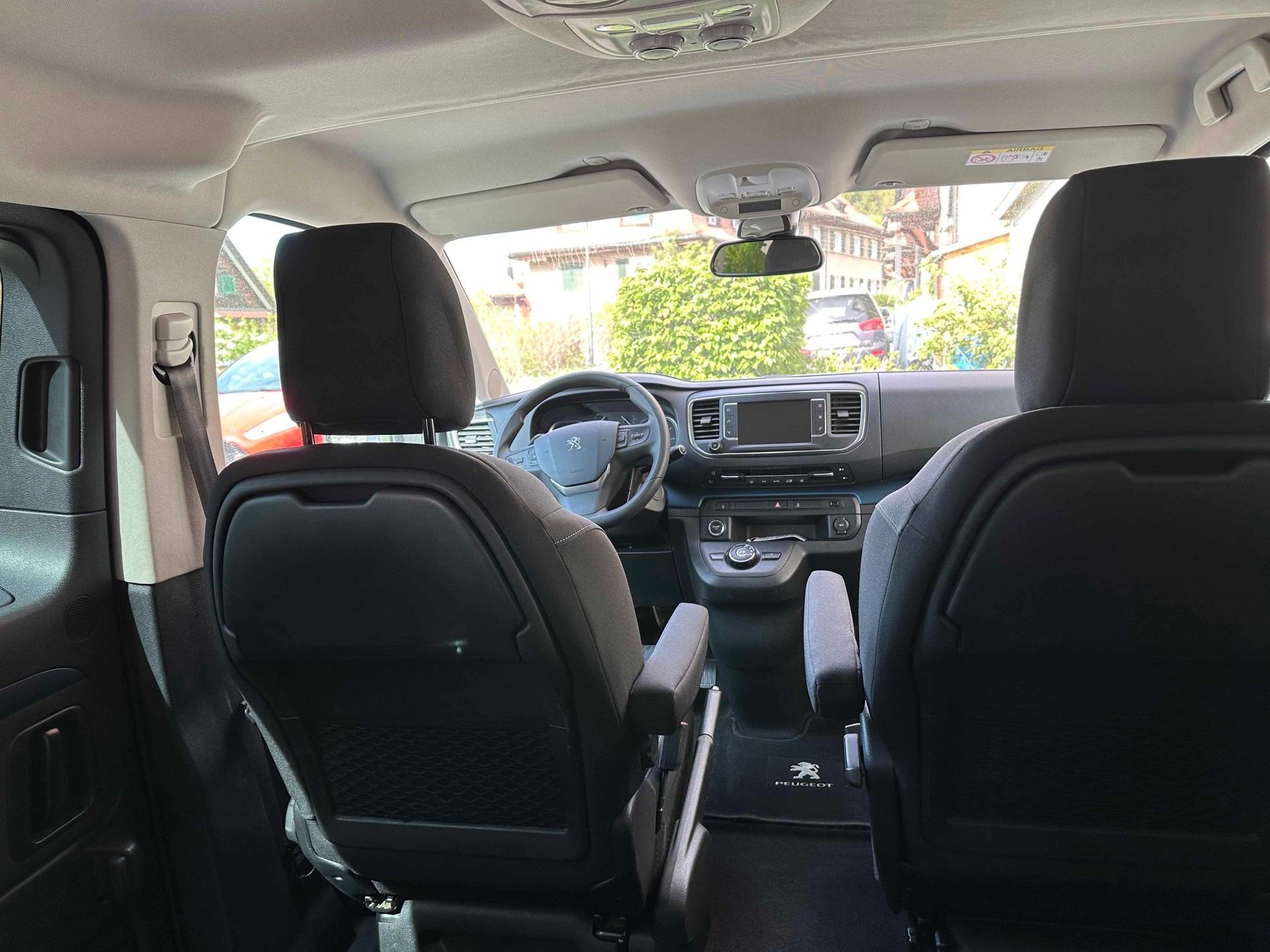 PEUGEOT 2.0 BlueHDi 180 Active S/S-image-2