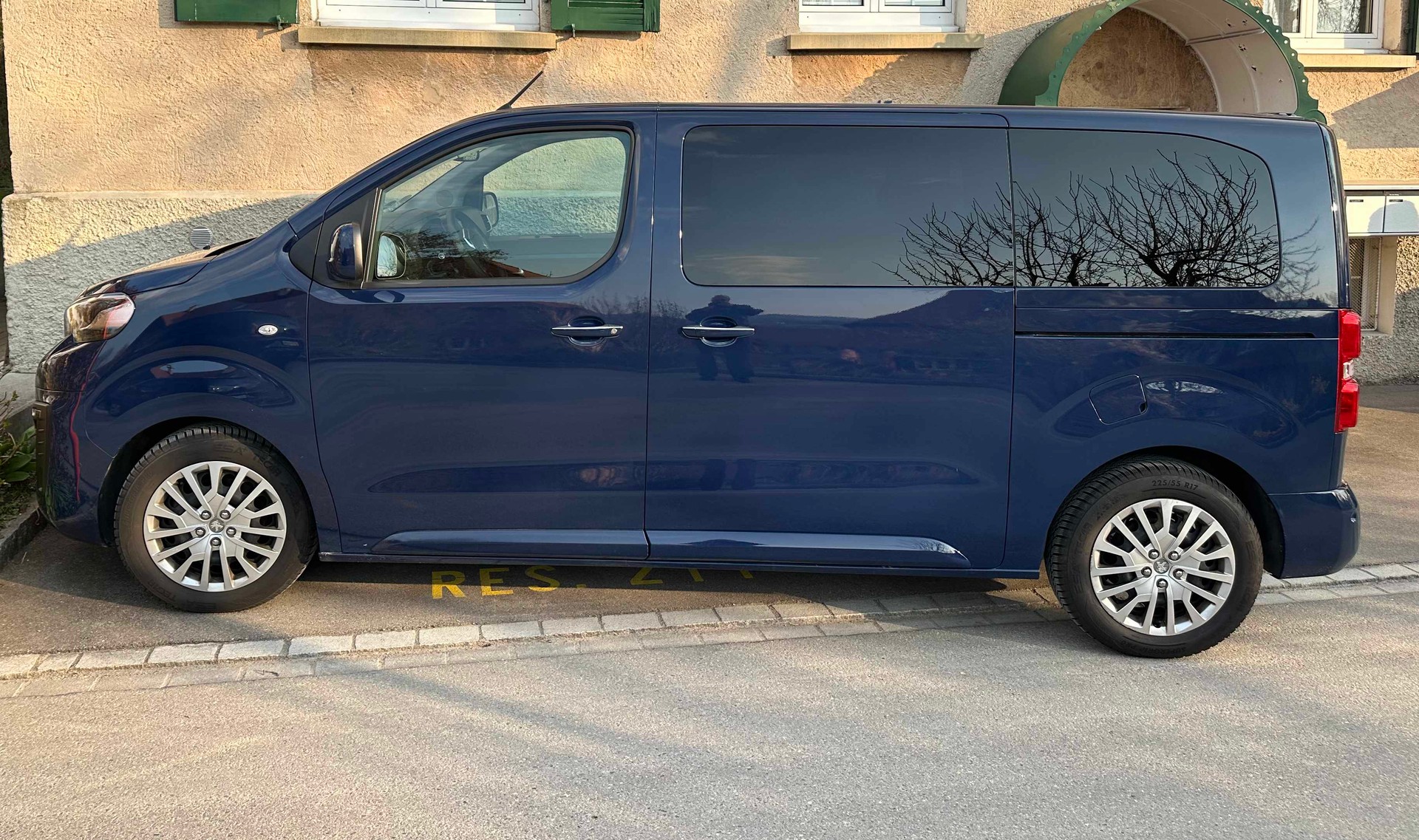 PEUGEOT 2.0 BlueHDi 180 Active S/S-image-1