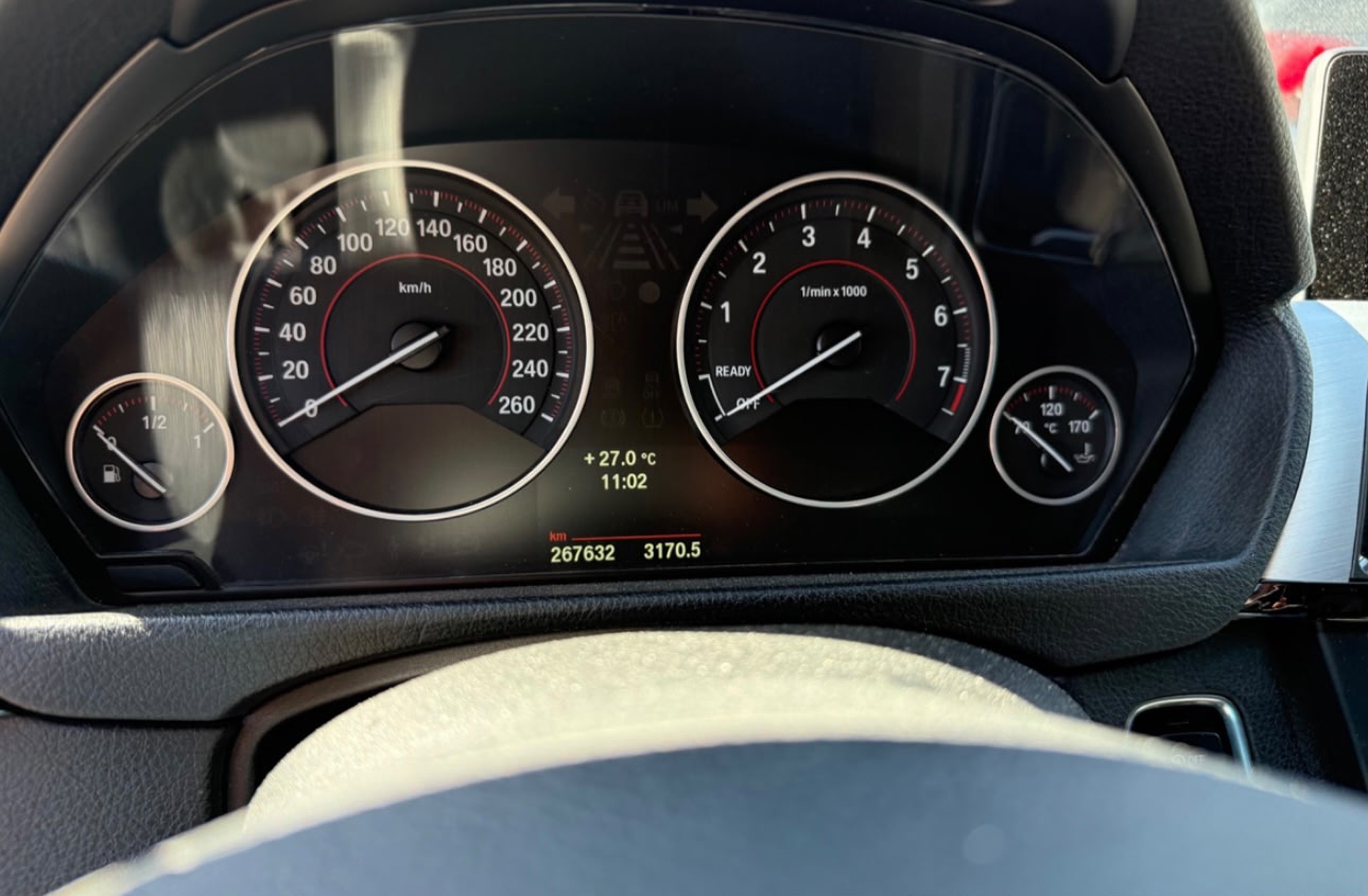 BMW 328i Luxury Line-image-6