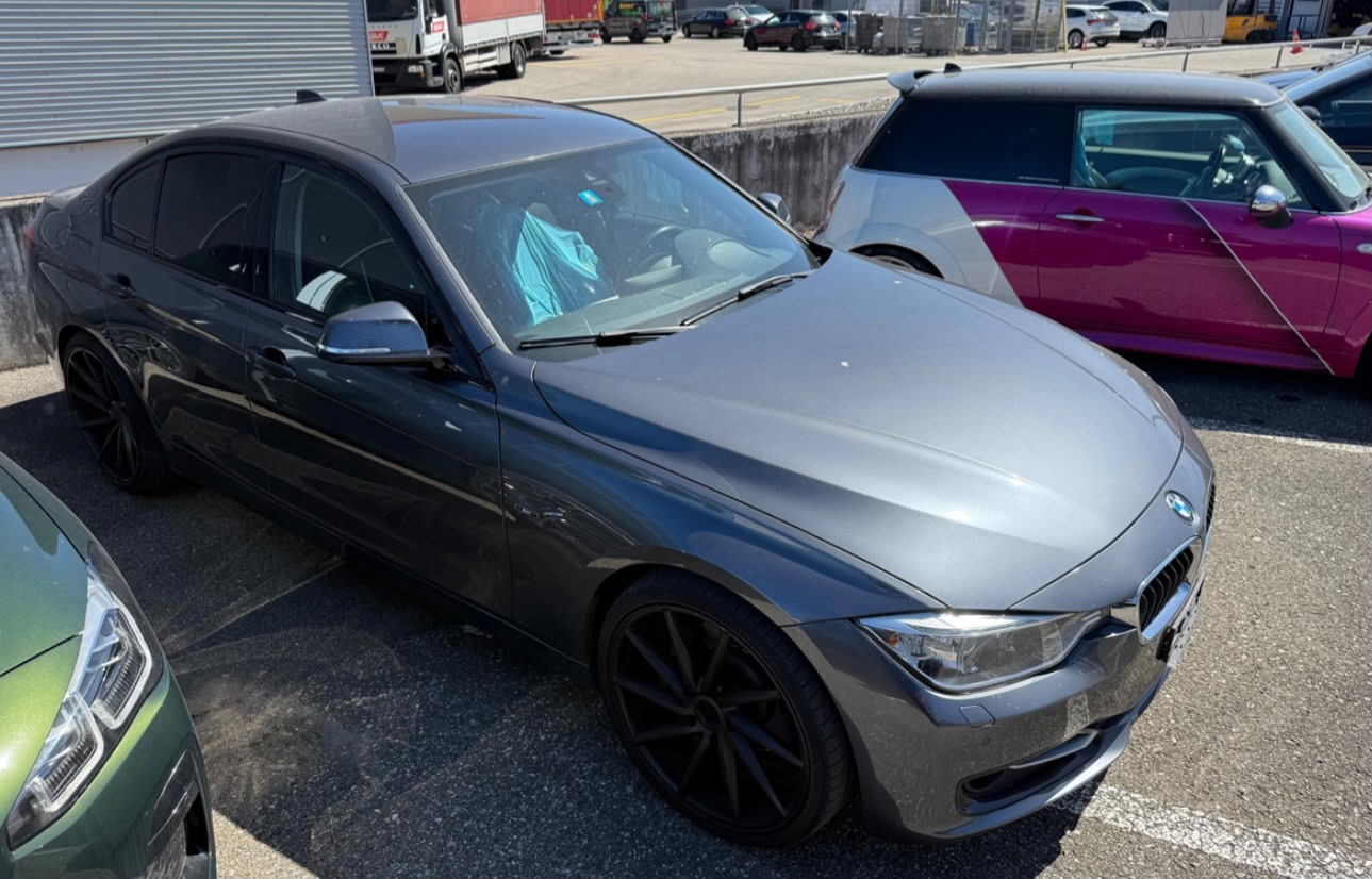 BMW 328i Luxury Line-image-2