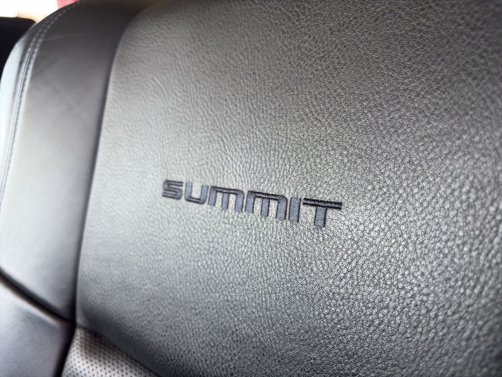JEEP Grand Cherokee 3.0 CRD Summit Automatic-image-19