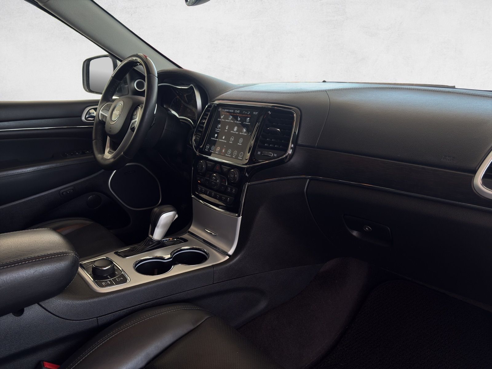 JEEP Grand Cherokee 3.0 CRD Summit Automatic-image-9