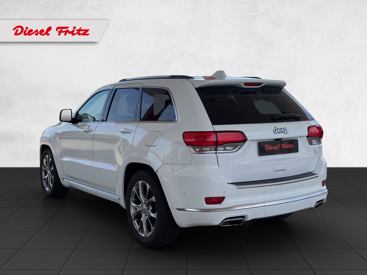JEEP Grand Cherokee 3.0 CRD Summit Automatic-image-2