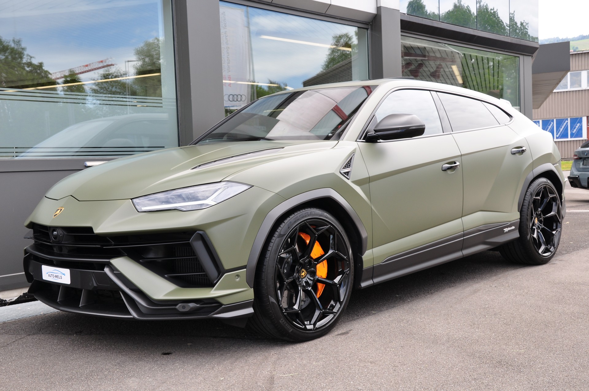 LAMBORGHINI Urus E-Gear PERFORMANTE-image-2