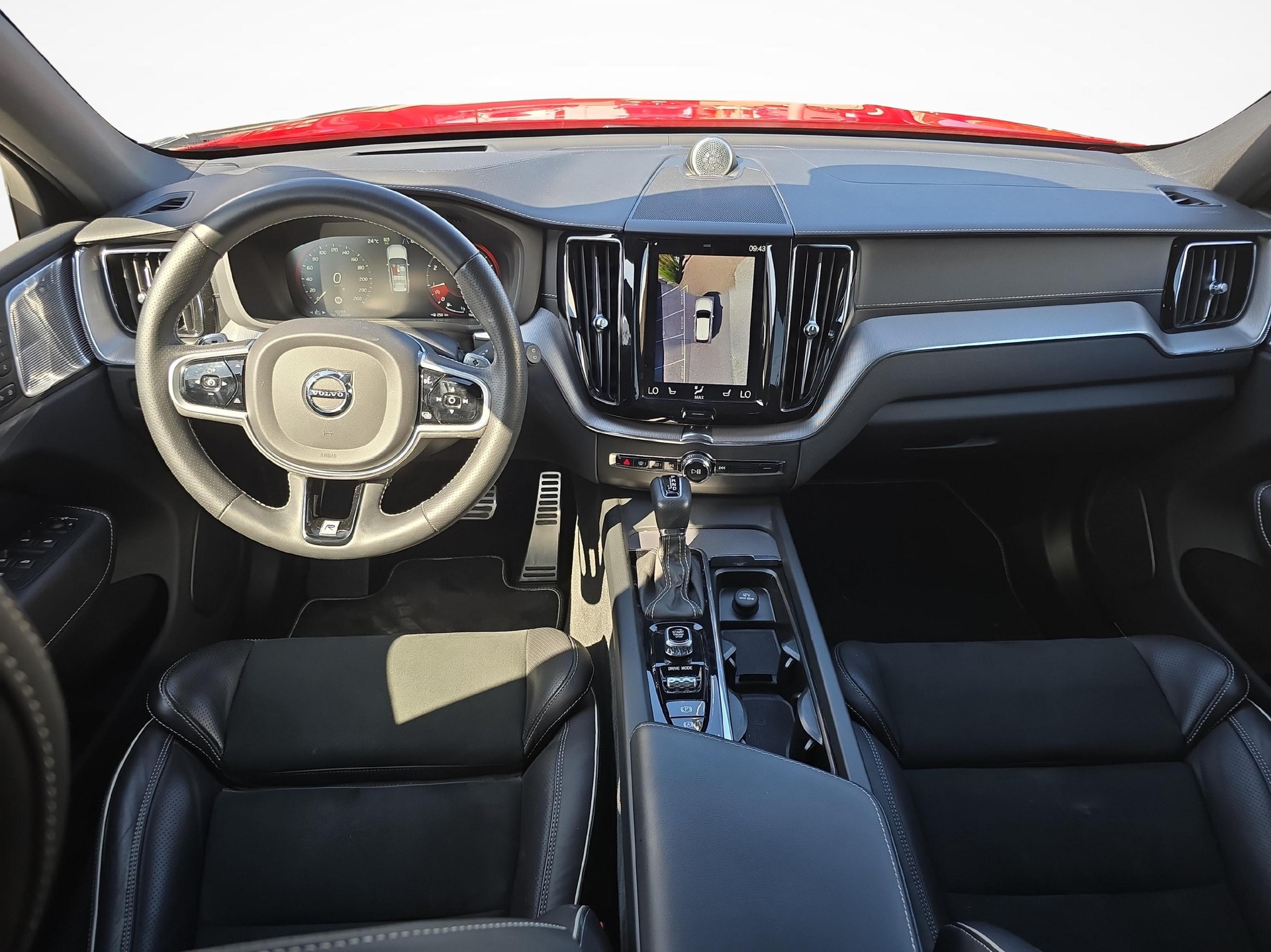 VOLVO XC60 2.0 T6 R-Design AWD-image-8