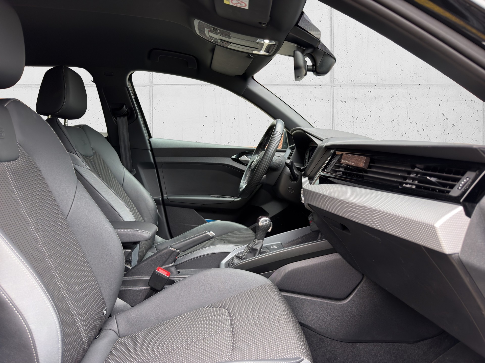 AUDI A1 Sportback 30 TFSI S Line Attraction S-tronic-image-22