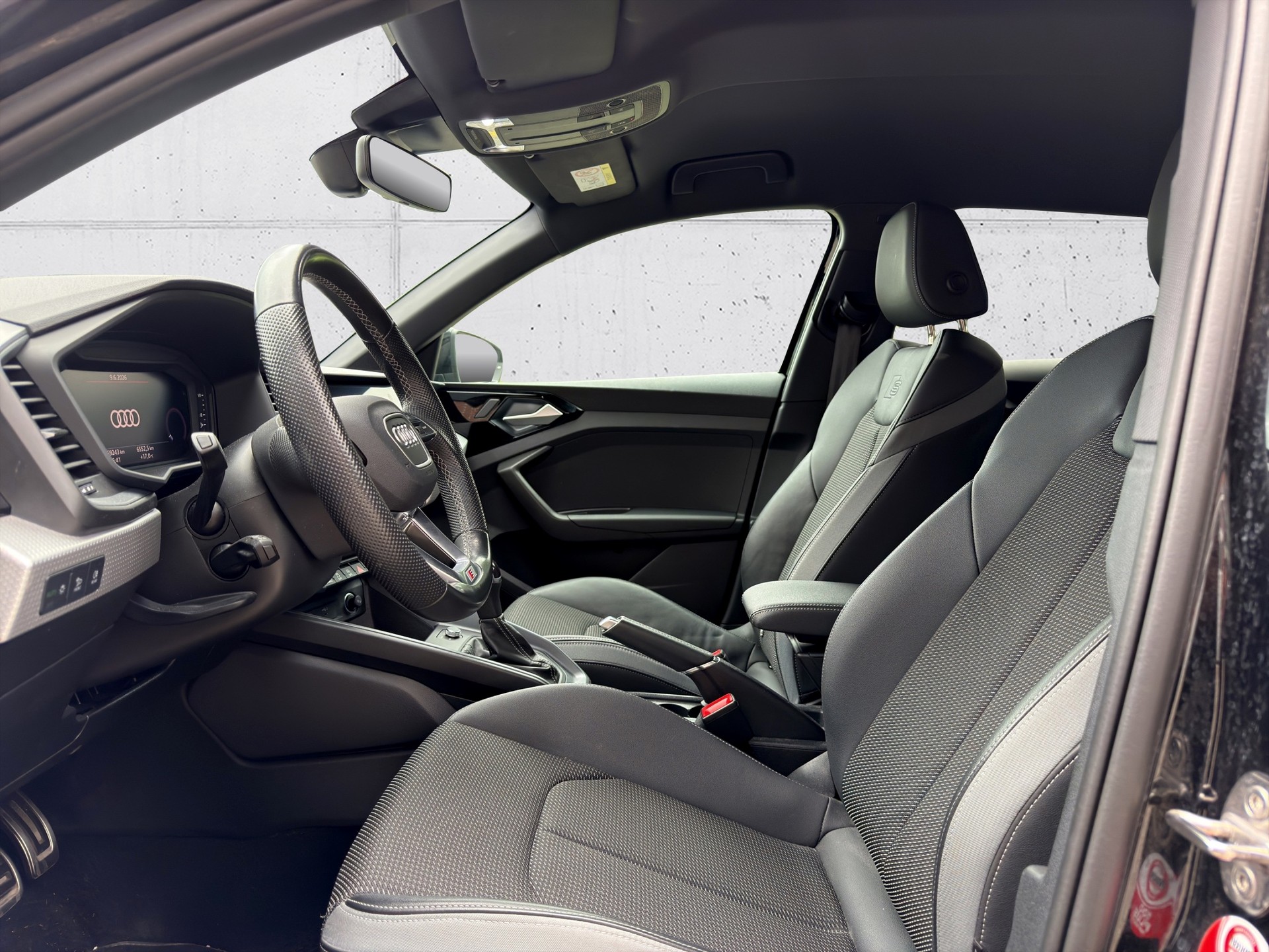 AUDI A1 Sportback 30 TFSI S Line Attraction S-tronic-image-10