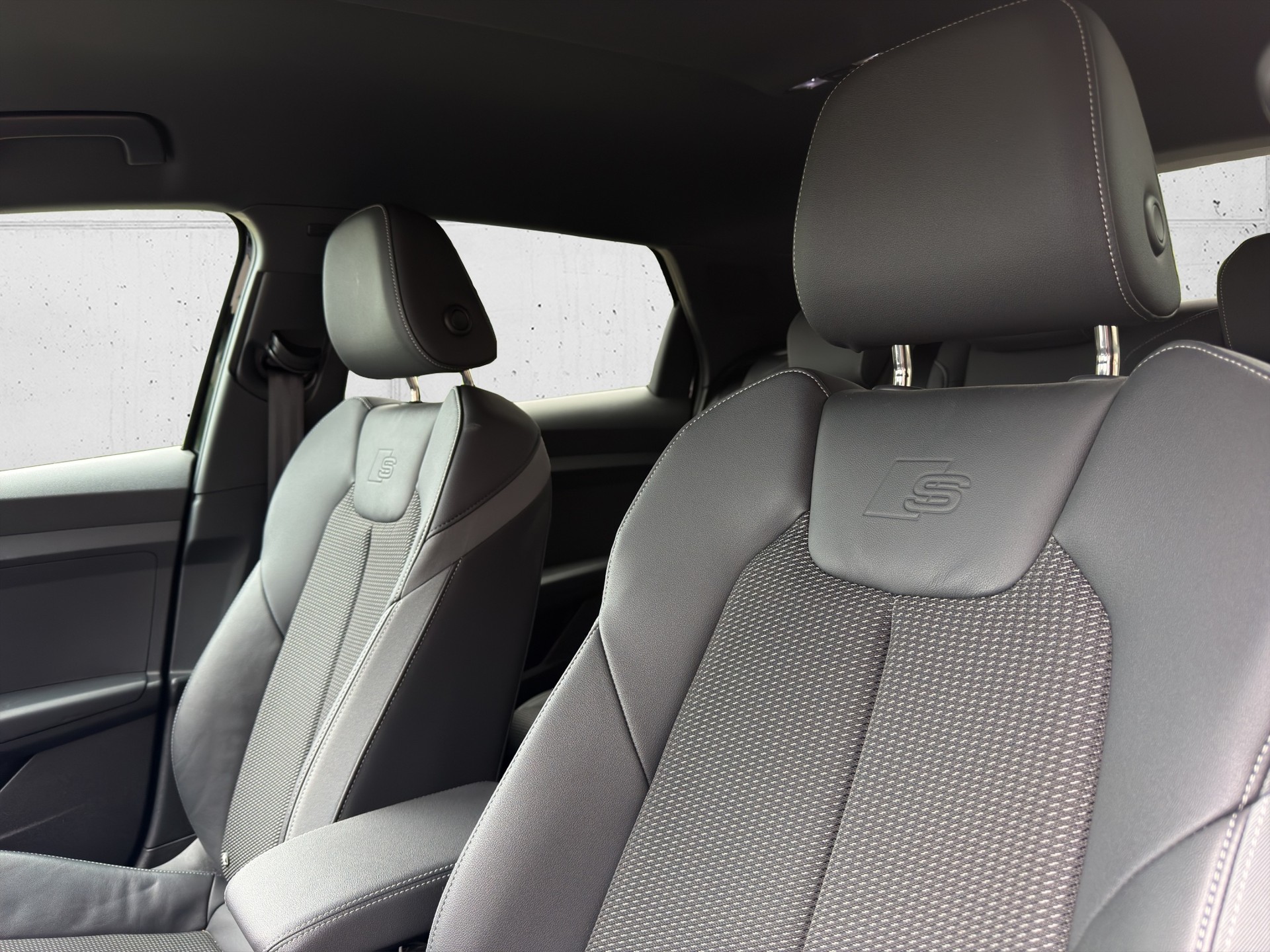 AUDI A1 Sportback 30 TFSI S Line Attraction S-tronic-image-25