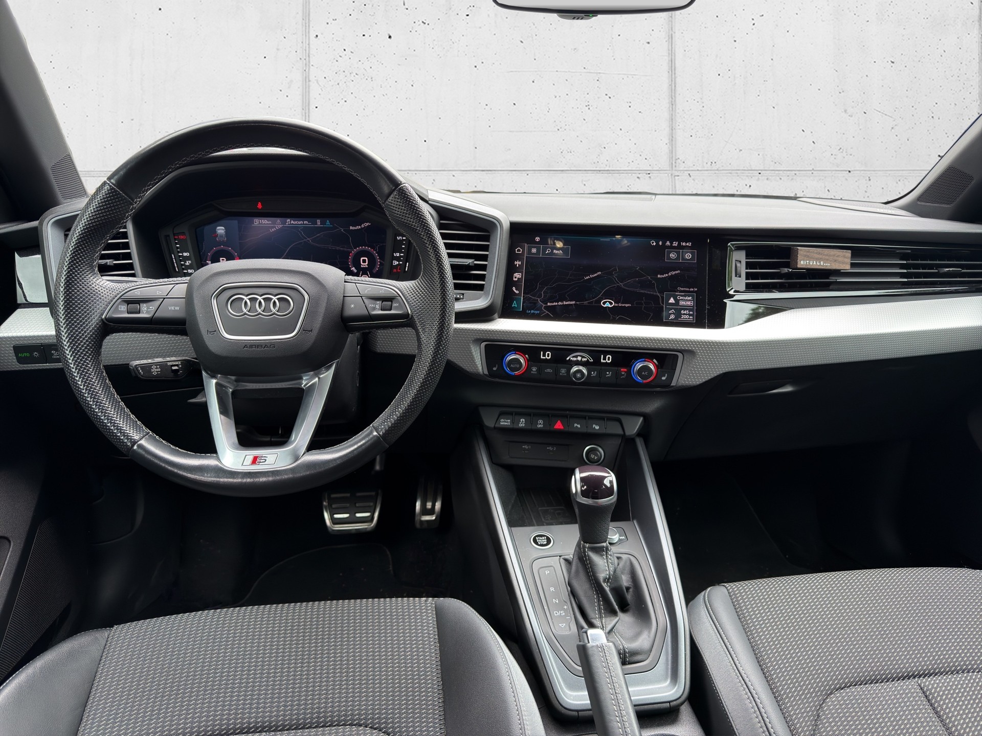 AUDI A1 Sportback 30 TFSI S Line Attraction S-tronic-image-12