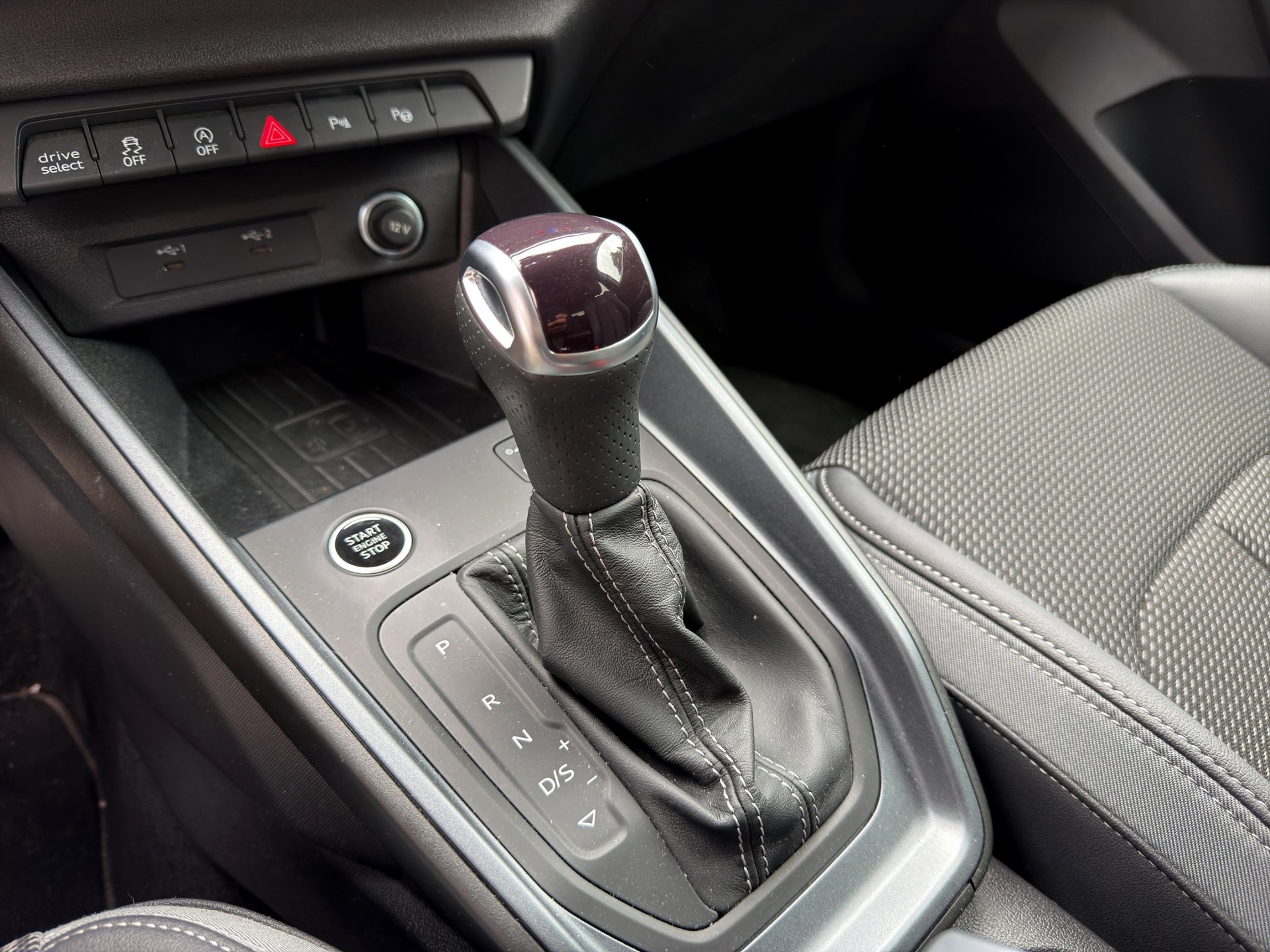 AUDI A1 Sportback 30 TFSI S Line Attraction S-tronic-image-21