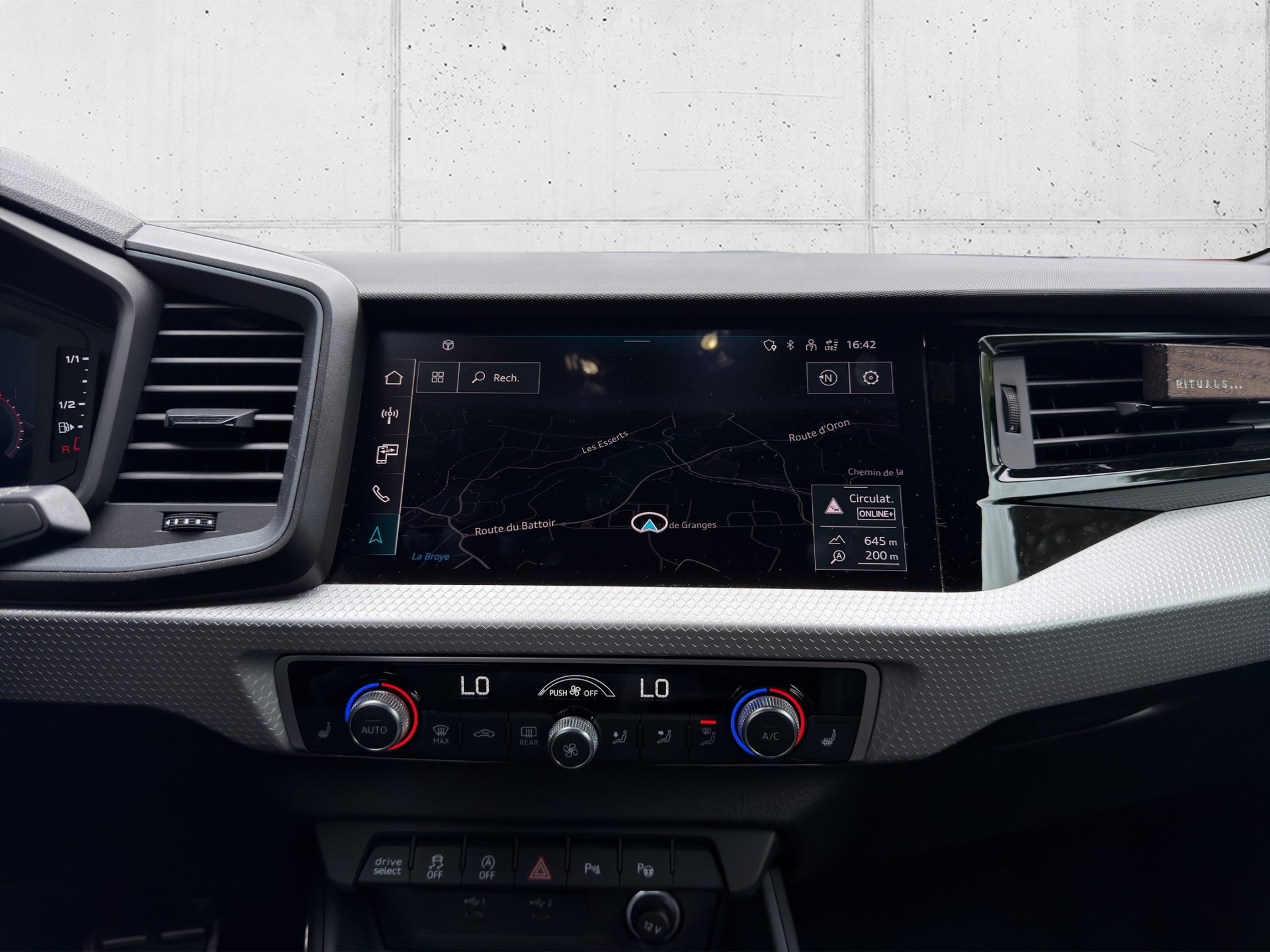 AUDI A1 Sportback 30 TFSI S Line Attraction S-tronic-image-19