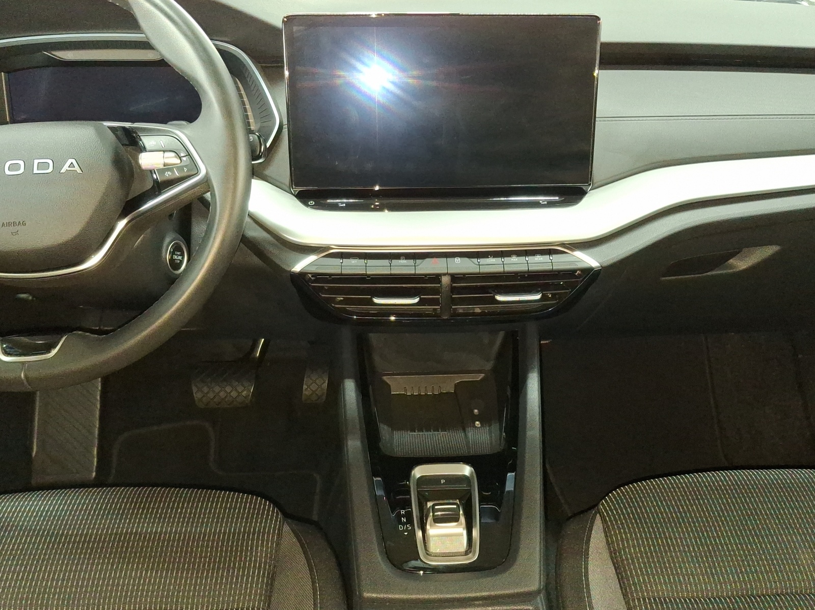SKODA Octavia Combi 2.0 TDI DSG Selection-image-10