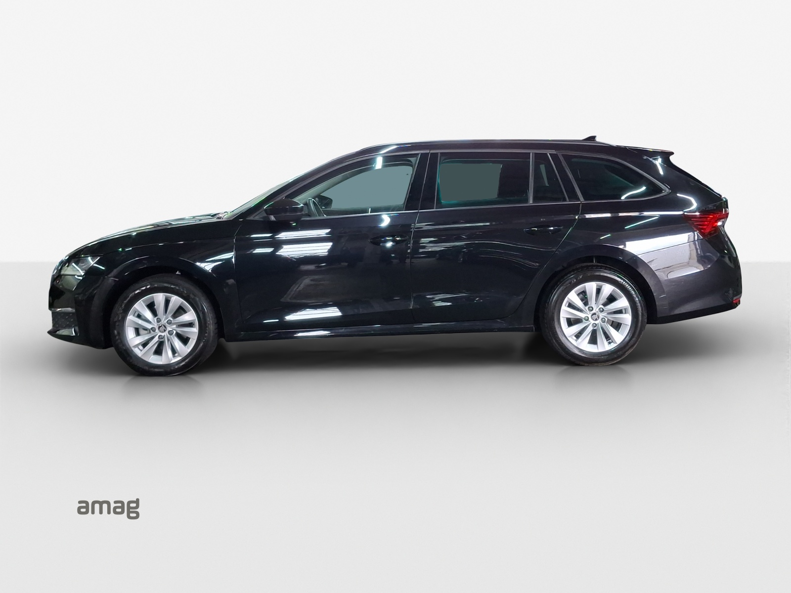 SKODA Octavia Combi 2.0 TDI DSG Selection-image-1