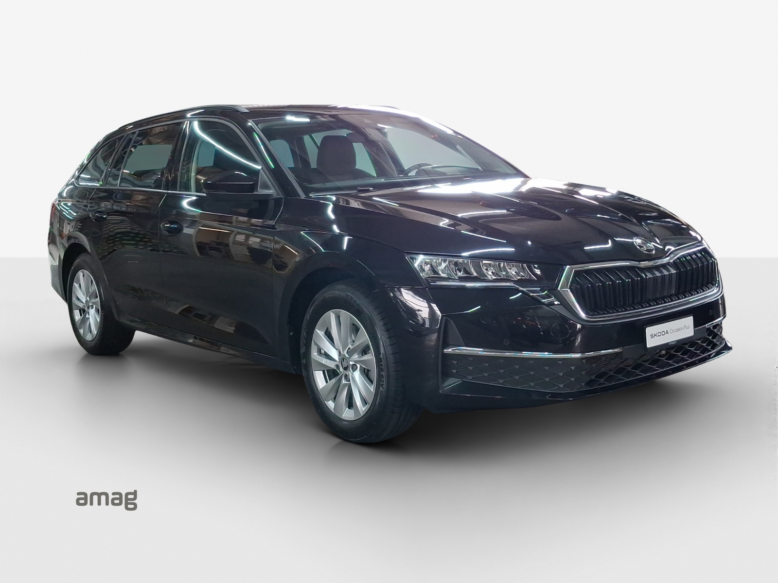 SKODA Octavia Combi 2.0 TDI DSG Selection-image-5