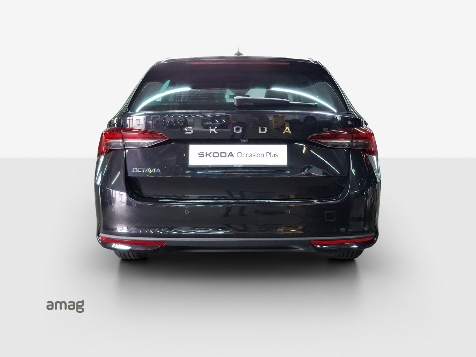 SKODA Octavia Combi 2.0 TDI DSG Selection-image-3