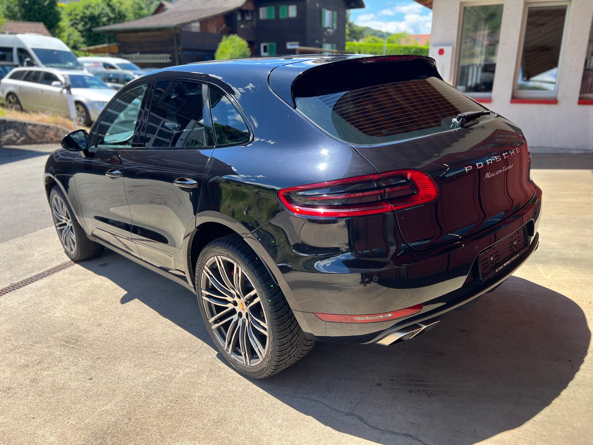 PORSCHE Macan Turbo PDK-image-3