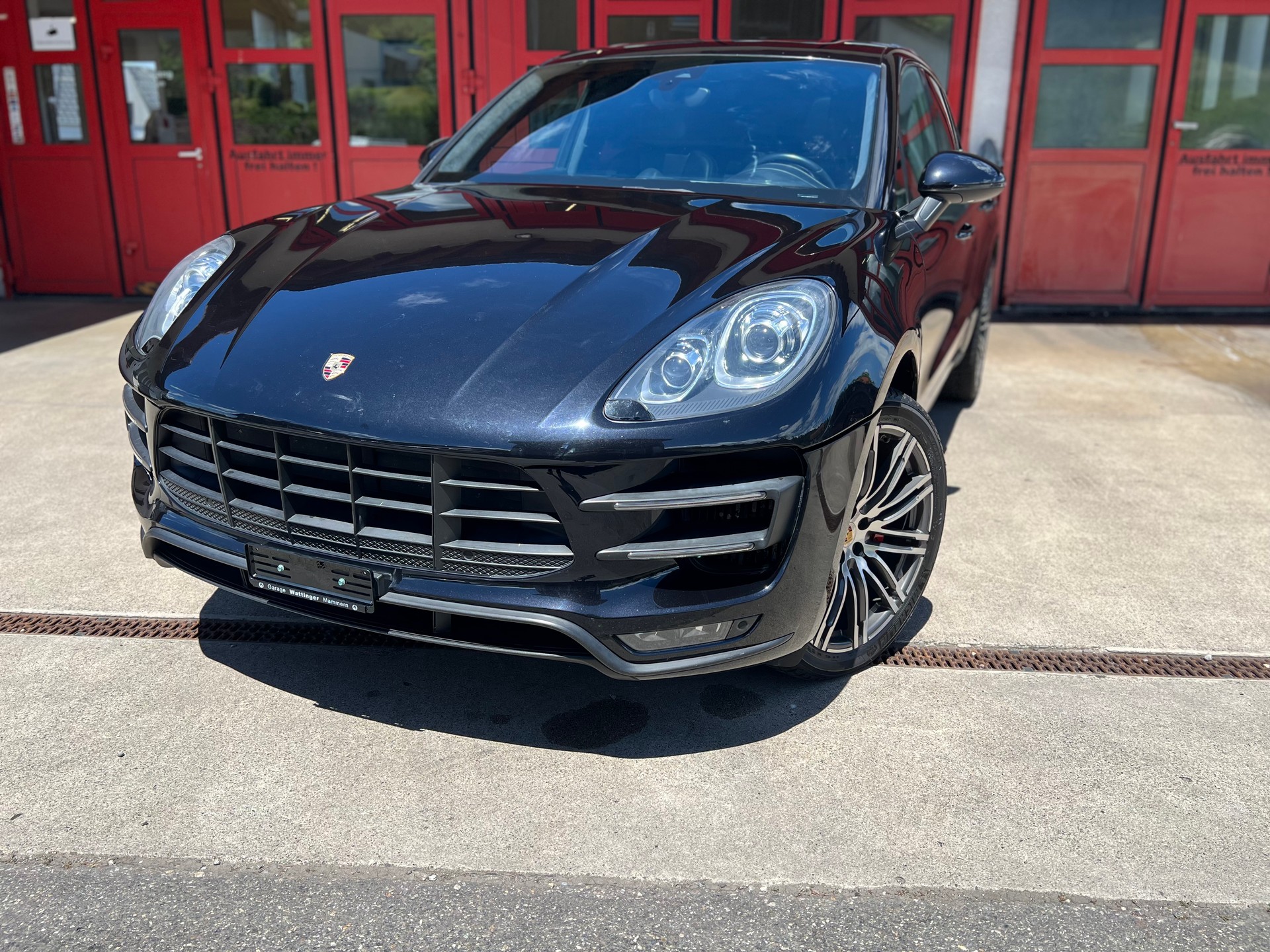 PORSCHE Macan Turbo PDK-image-0