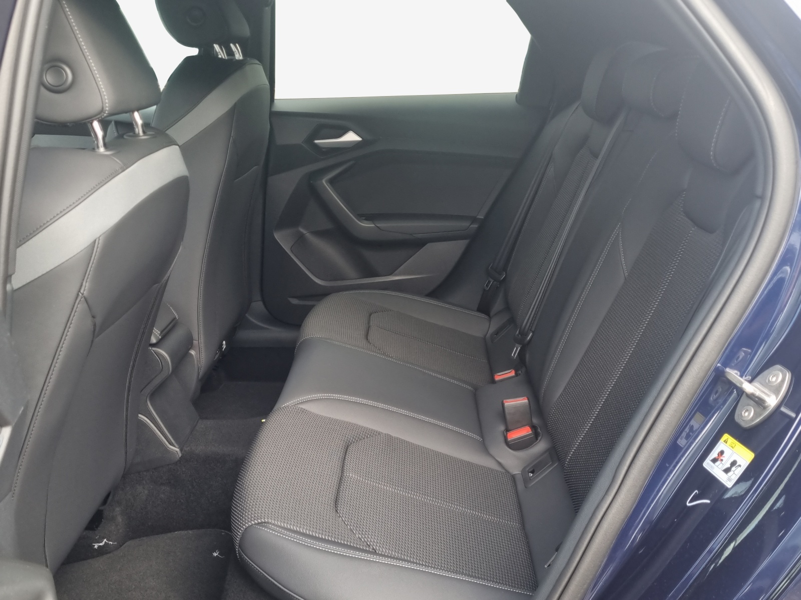 AUDI A1 Sportback 30 TFSI S Line Attraction S-tronic-image-11