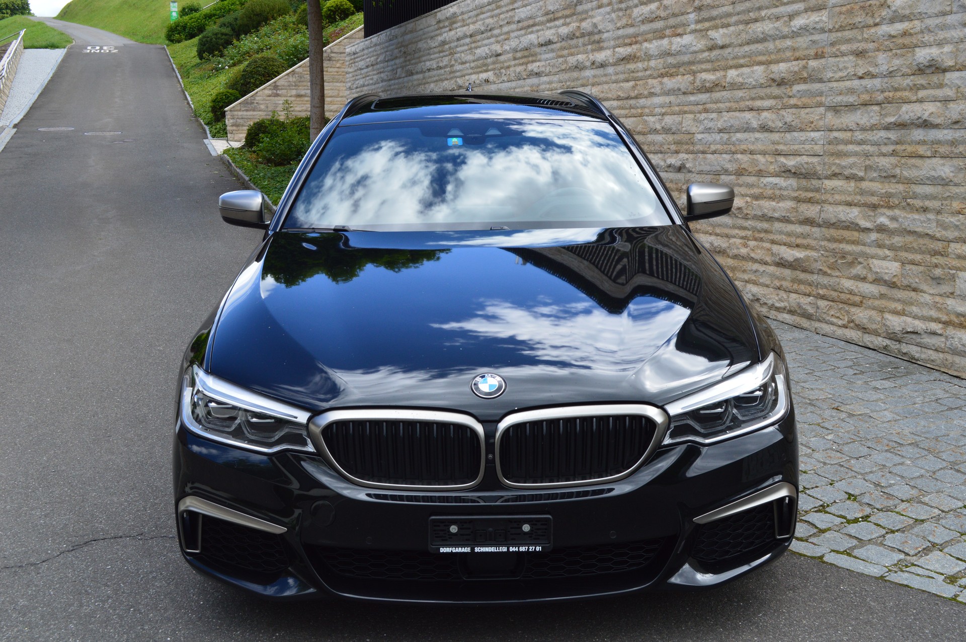 BMW M550d xDrive Touring Steptronic-image-0