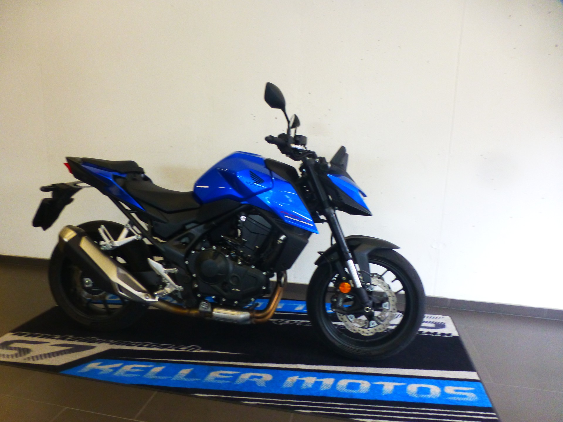HONDA CB 750 Hornet-showroom-element-3